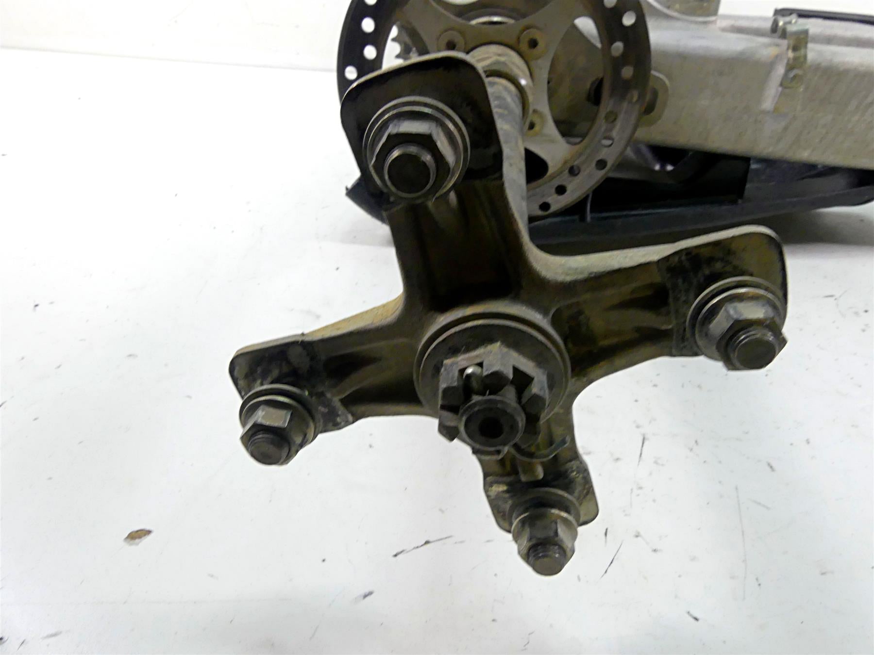 2017 Yamaha YFM Raptor 700R SE Rear Trailing Swing Arm & Axle 1S3-22110-00-00 {{ shop.shopifyCountryName }} - Mototech271
