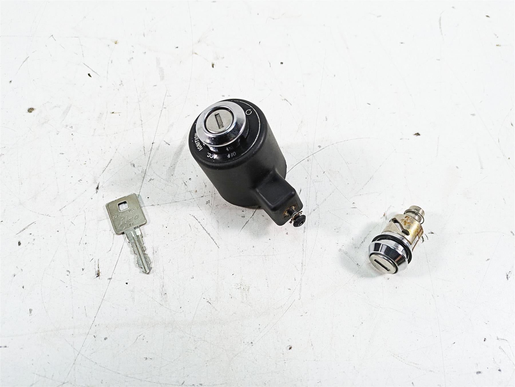 2019 Harley XL883N Sportster Iron Ignition Switch Steering Lock Set 71400083 {{ shop.shopifyCountryName }} - Mototech271