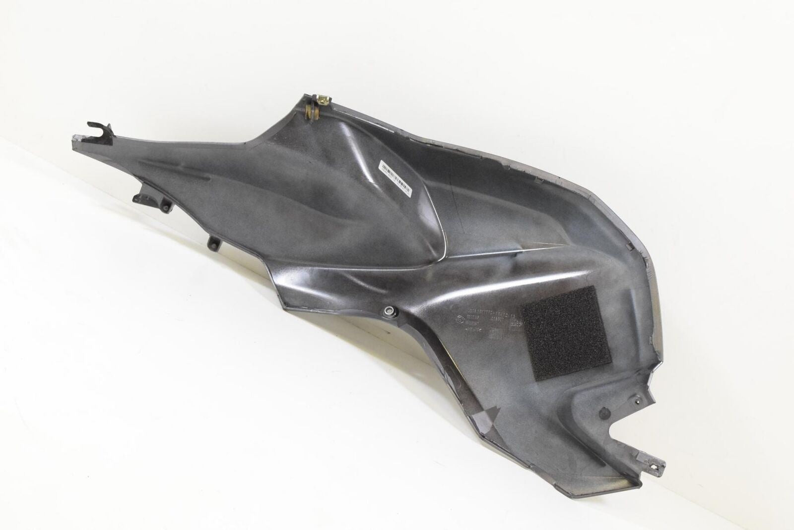 08 BMW K1200S K1200 S K40 Right Tank Fairing Cover Cowl Plastic 46637691730 {{ shop.shopifyCountryName }} - Mototech271