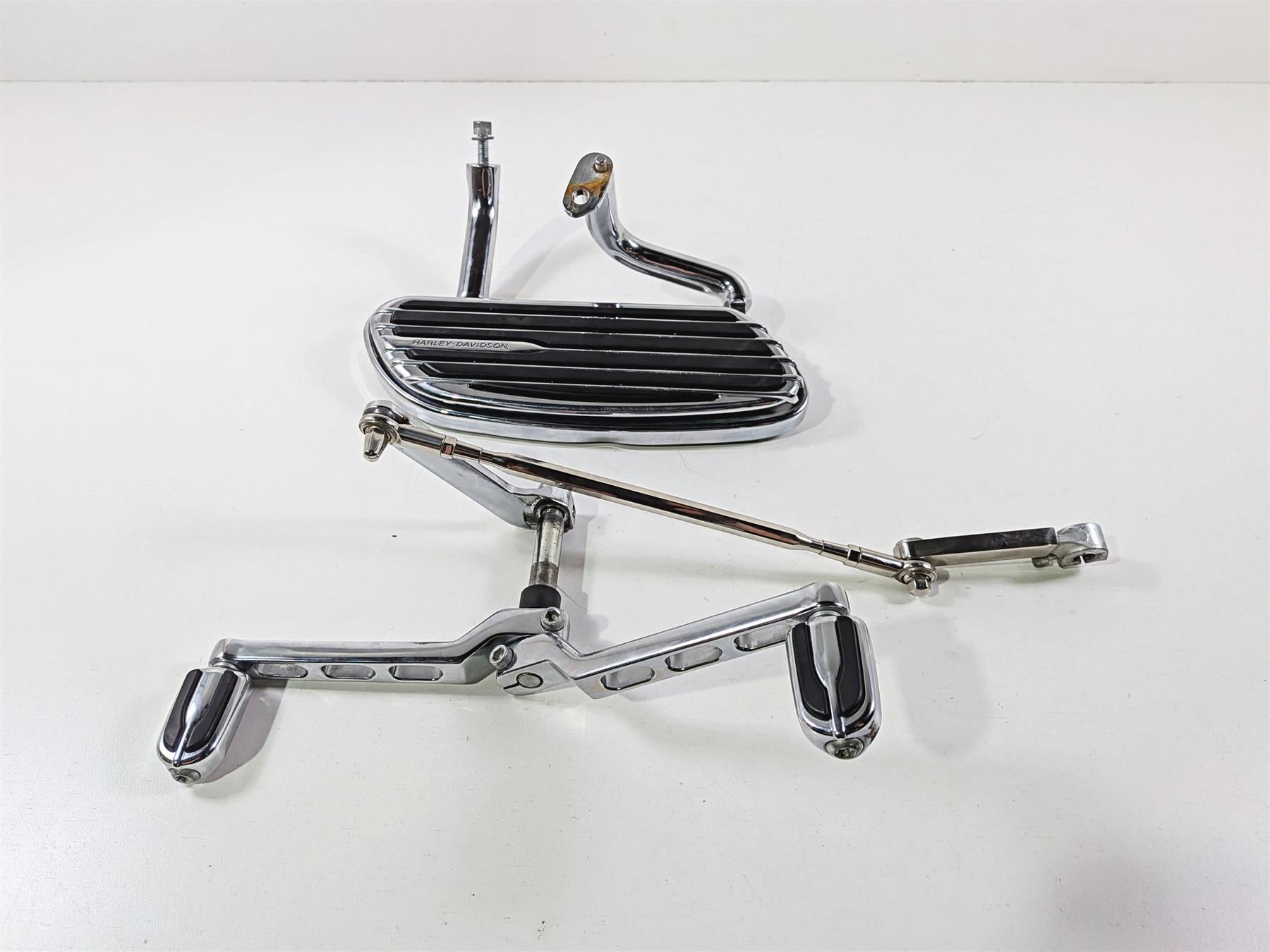 2011 Harley Touring FLHTCU CVO Electra Glide Left Floorboard & Shifter 51498-09A-Mototech271