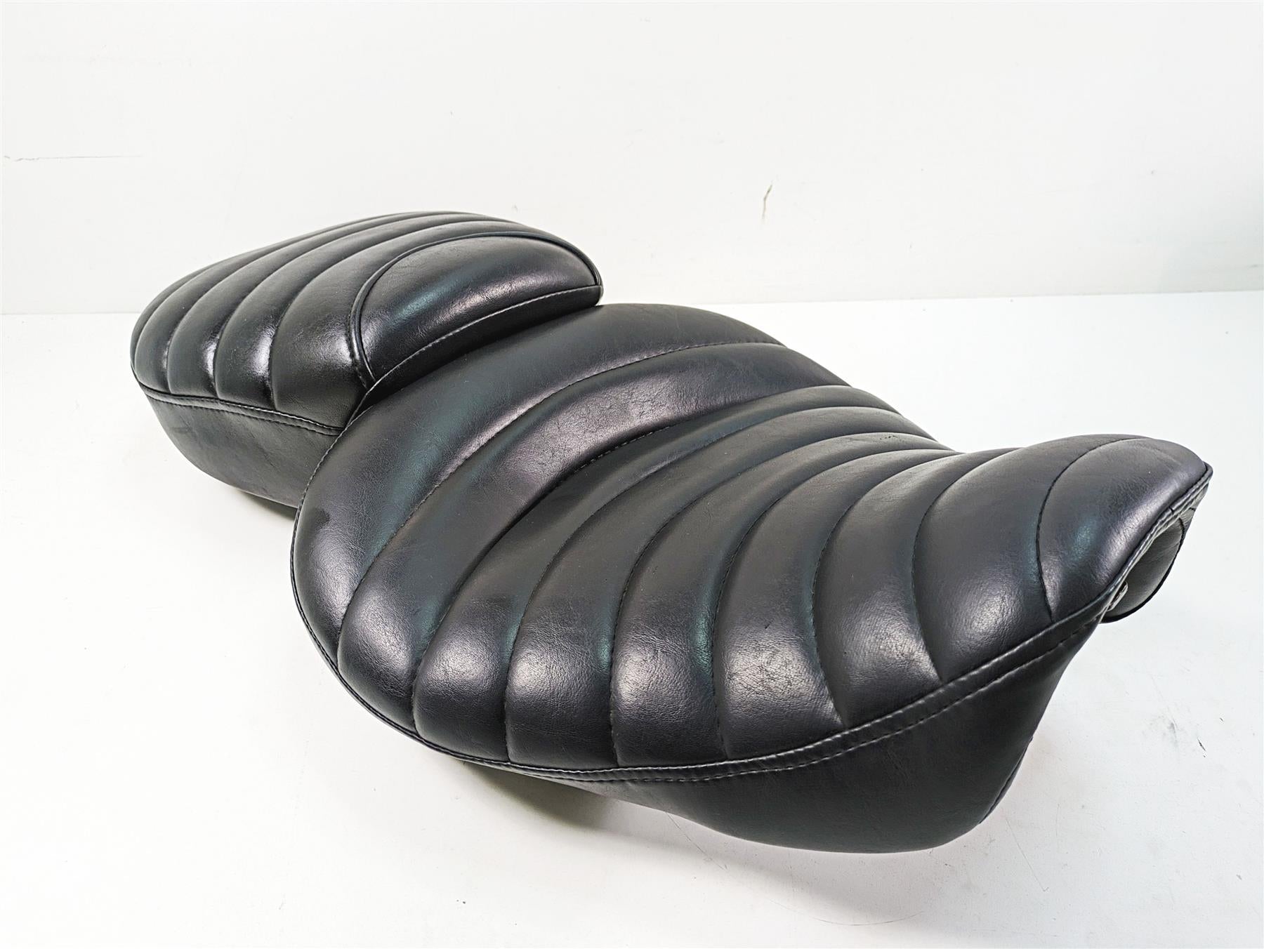 2012 Harley FLD Dyna Switchback Mustang Wide Touring Seat Saddle -Read 75480 {{ shop.shopifyCountryName }} - Mototech271