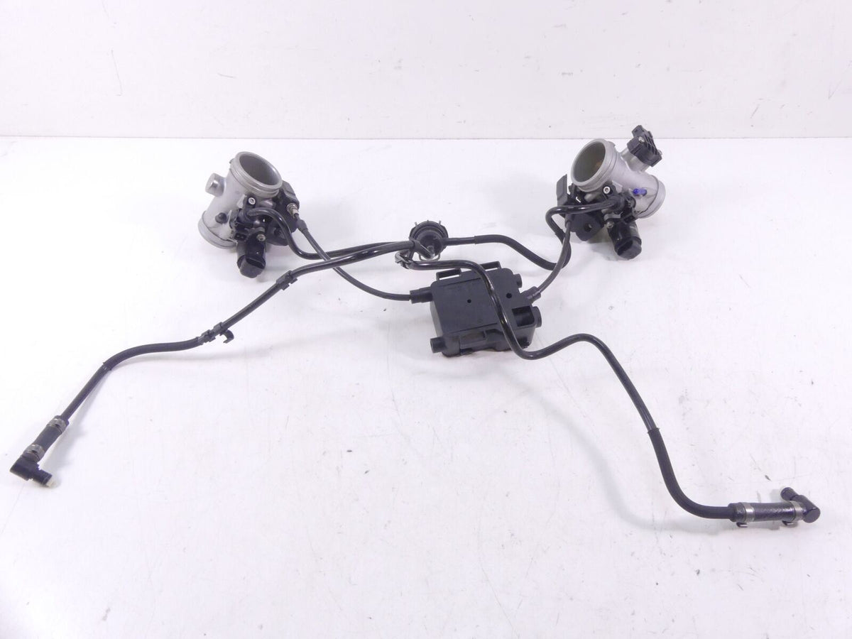 2005 BMW R1200GS K25 Bing Throttle Body Bodies Fuel Injection - Read 13547672731 {{ shop.shopifyCountryName }} - Mototech271