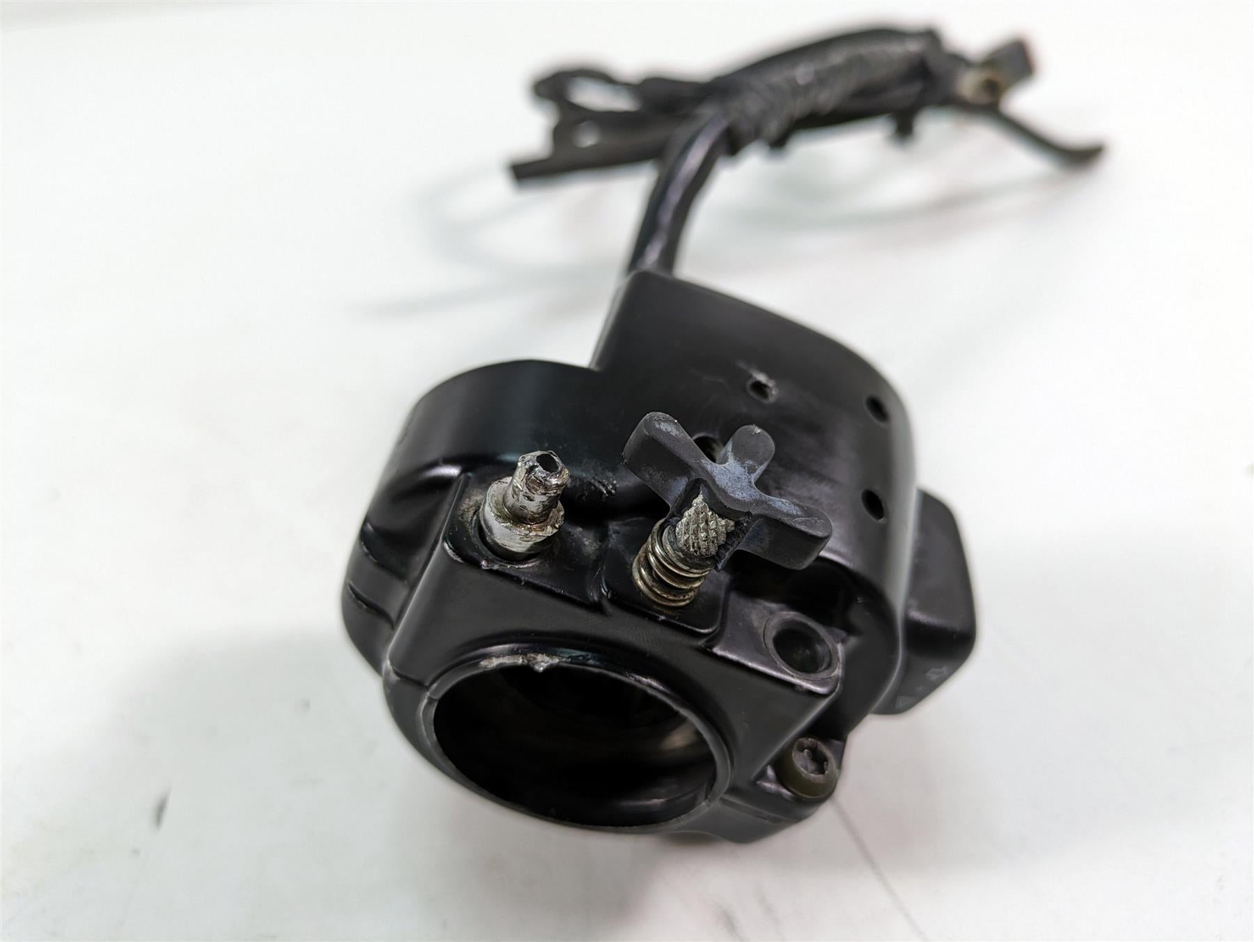 2000 Harley Dyna FXDL Low Rider Right Hand Control Switch 71684-06A 71621-08 {{ shop.shopifyCountryName }} - Mototech271
