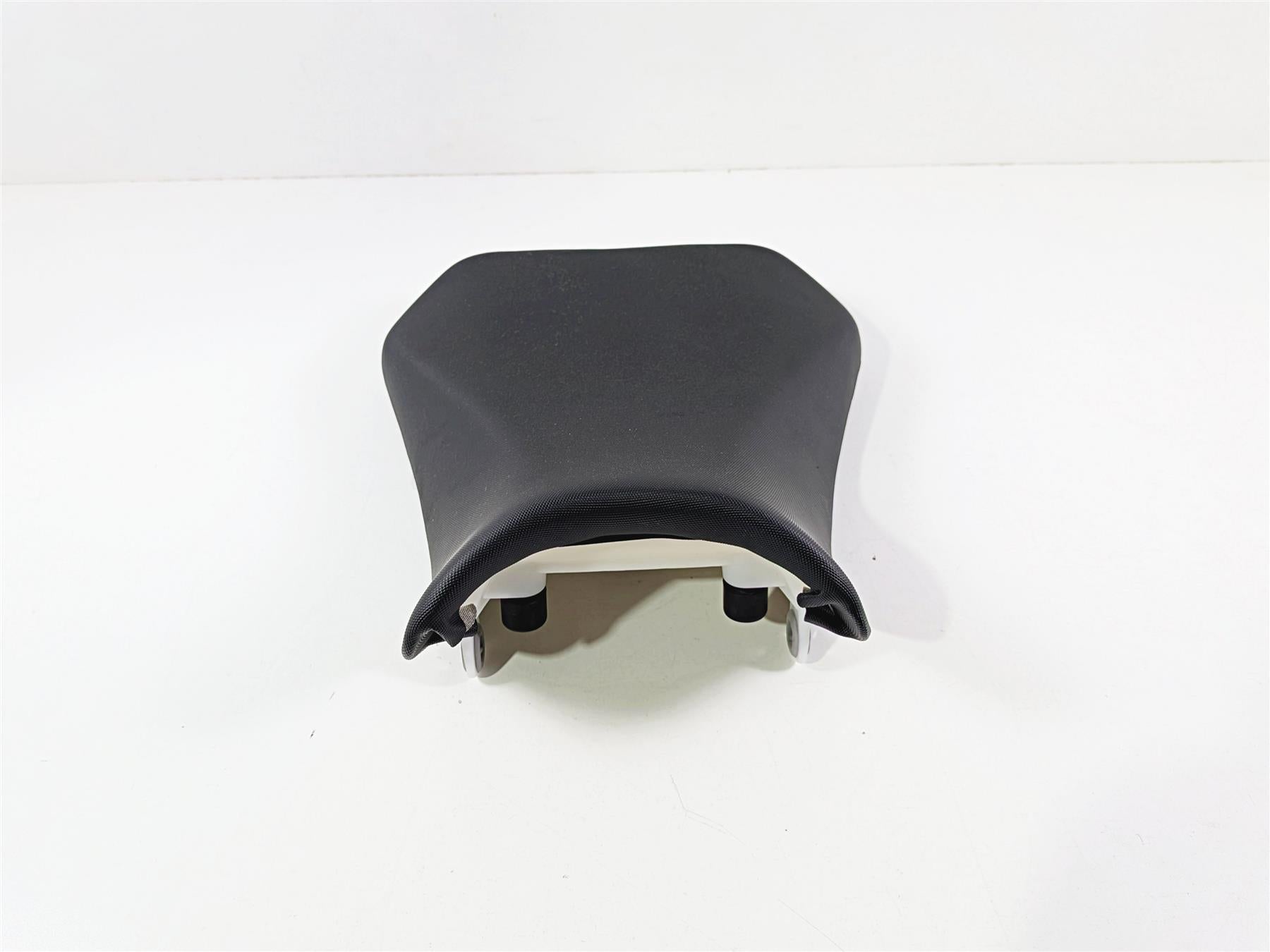 2024 Suzuki GSXR 600 Nice Front Rider Seat Saddle 45100-14J11-DW2 {{ shop.shopifyCountryName }} - Mototech271