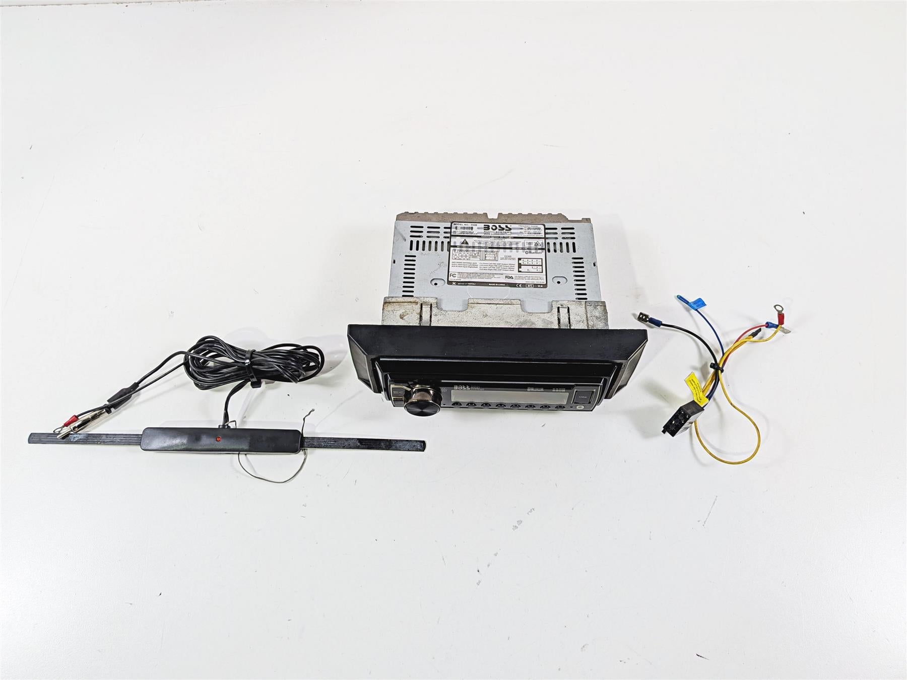 1993 Harley Touring FLHTCU Electra Glide Boss Audio System Radio CD Player 550B {{ shop.shopifyCountryName }} - Mototech271