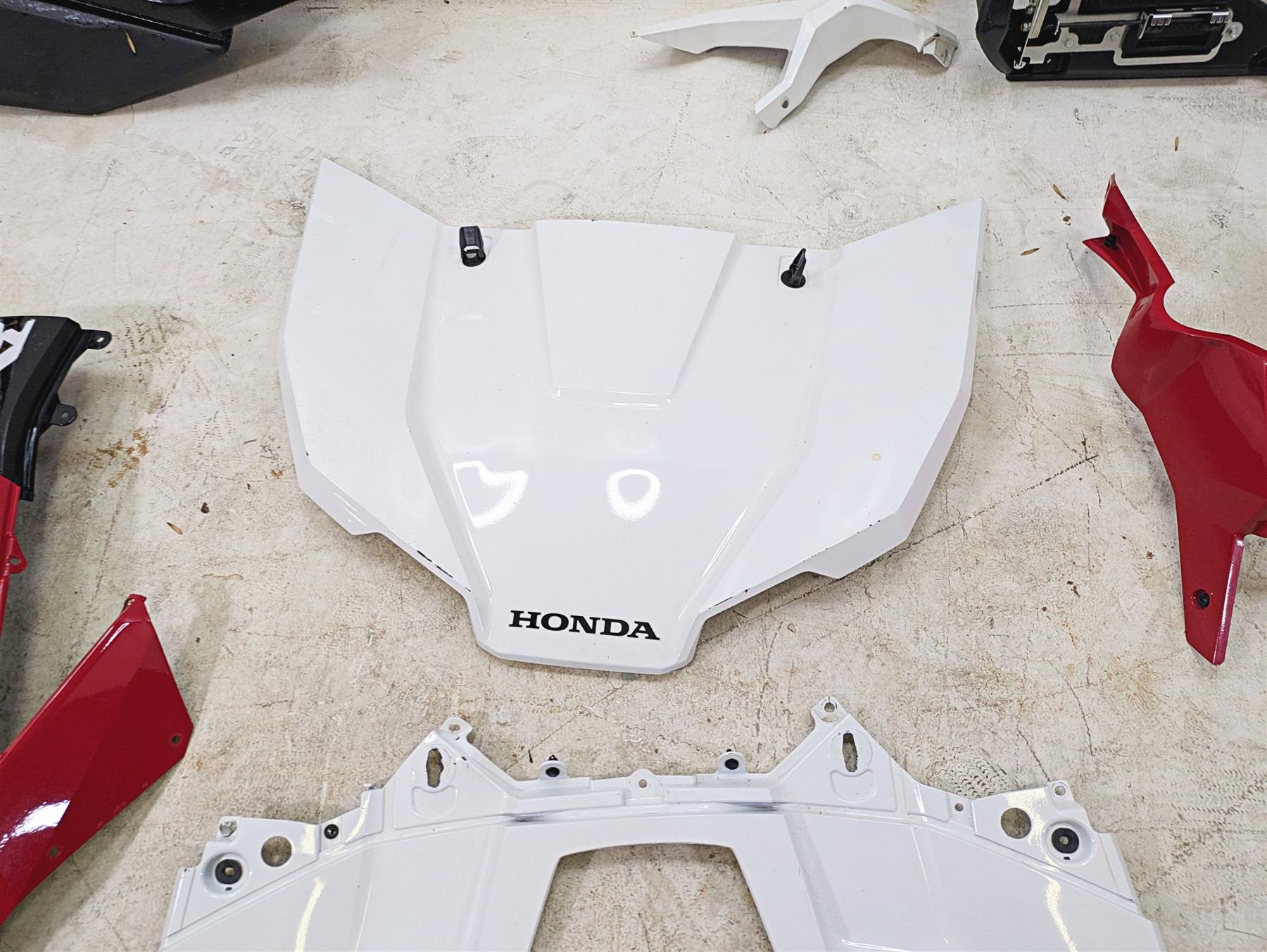 2023 Honda Talon SXS1000 S2R Colored Outer Cover Hood Set 61305-HL6 {{ shop.shopifyCountryName }} - Mototech271