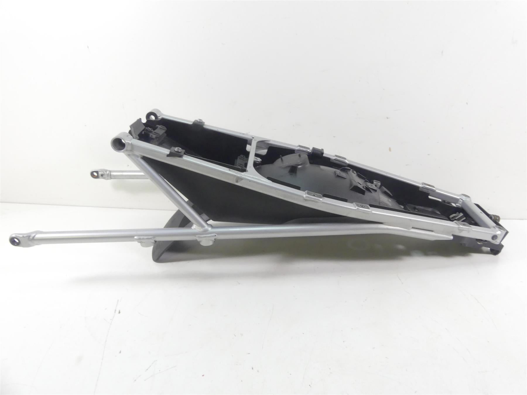 2017 BMW R1200GS GSW K50 Subframe Sub Frame & Inner Fender 46518354222 {{ shop.shopifyCountryName }} - Mototech271