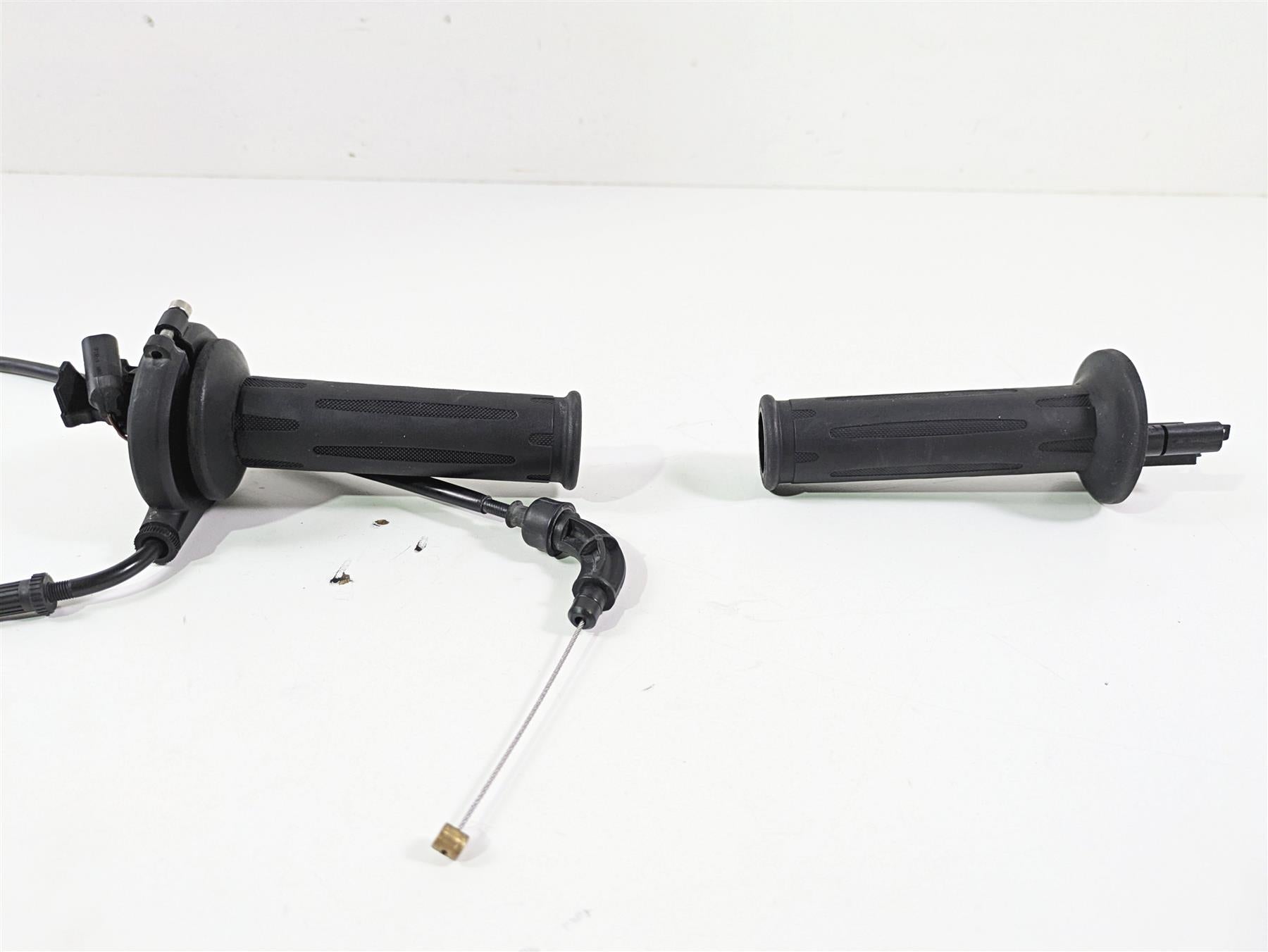 2018 BMW R nineT Urban GS K33 Heated Hand Grip Set 61318565847 61318566508 {{ shop.shopifyCountryName }} - Mototech271