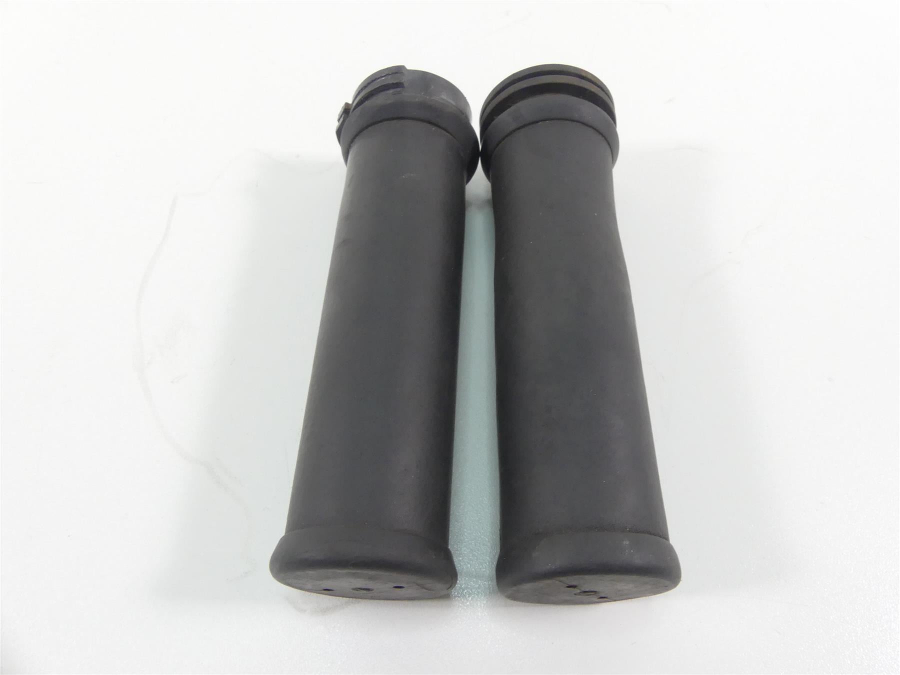 2016 Harley FXDL Dyna Low Rider Handlebar Handle Bar Grip Set 56666-04 56667-04 {{ shop.shopifyCountryName }} - Mototech271