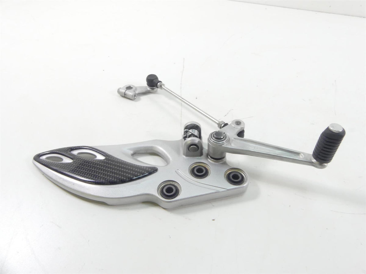 2020 Suzuki GSX1300 R Hayabusa Left Front Footpeg & Shifter Parts 43521-15H00 {{ shop.shopifyCountryName }} - Mototech271