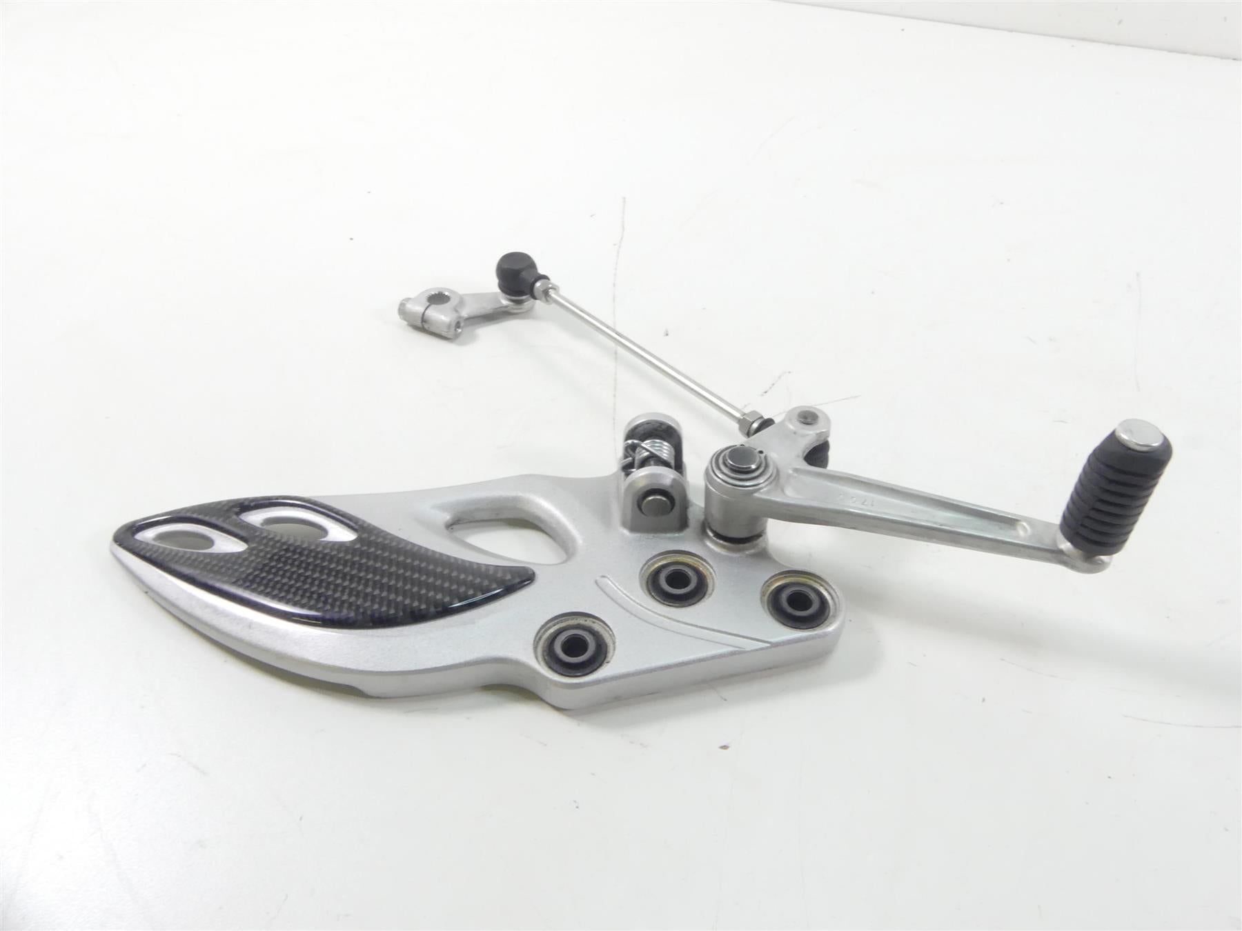 2020 Suzuki GSX1300 R Hayabusa Left Front Footpeg & Shifter Parts 43521-15H00 {{ shop.shopifyCountryName }} - Mototech271