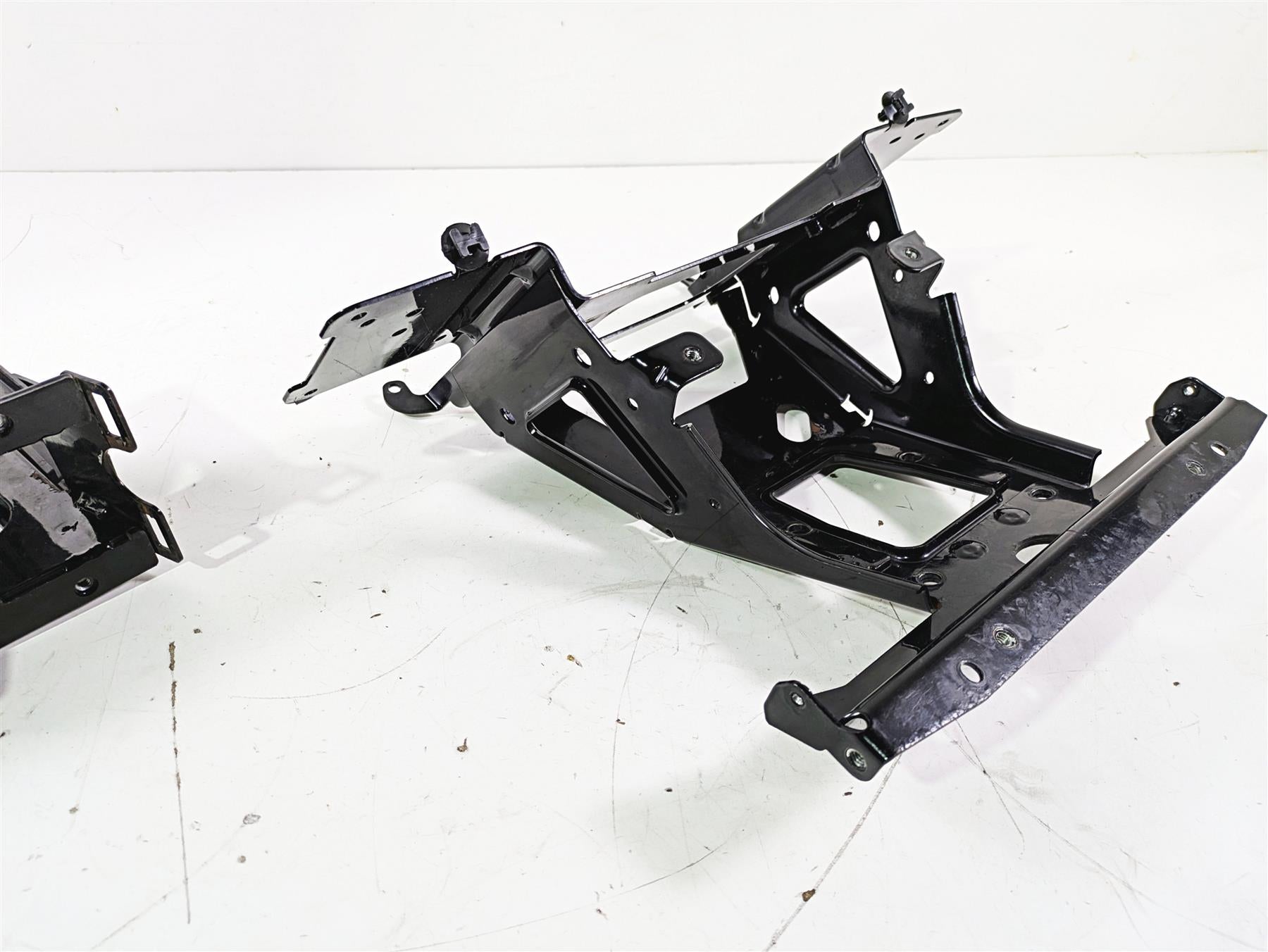 2016 Harley Touring FLTRX Road Glide Front Fairing Mount Carrier Set 47200217 {{ shop.shopifyCountryName }} - Mototech271