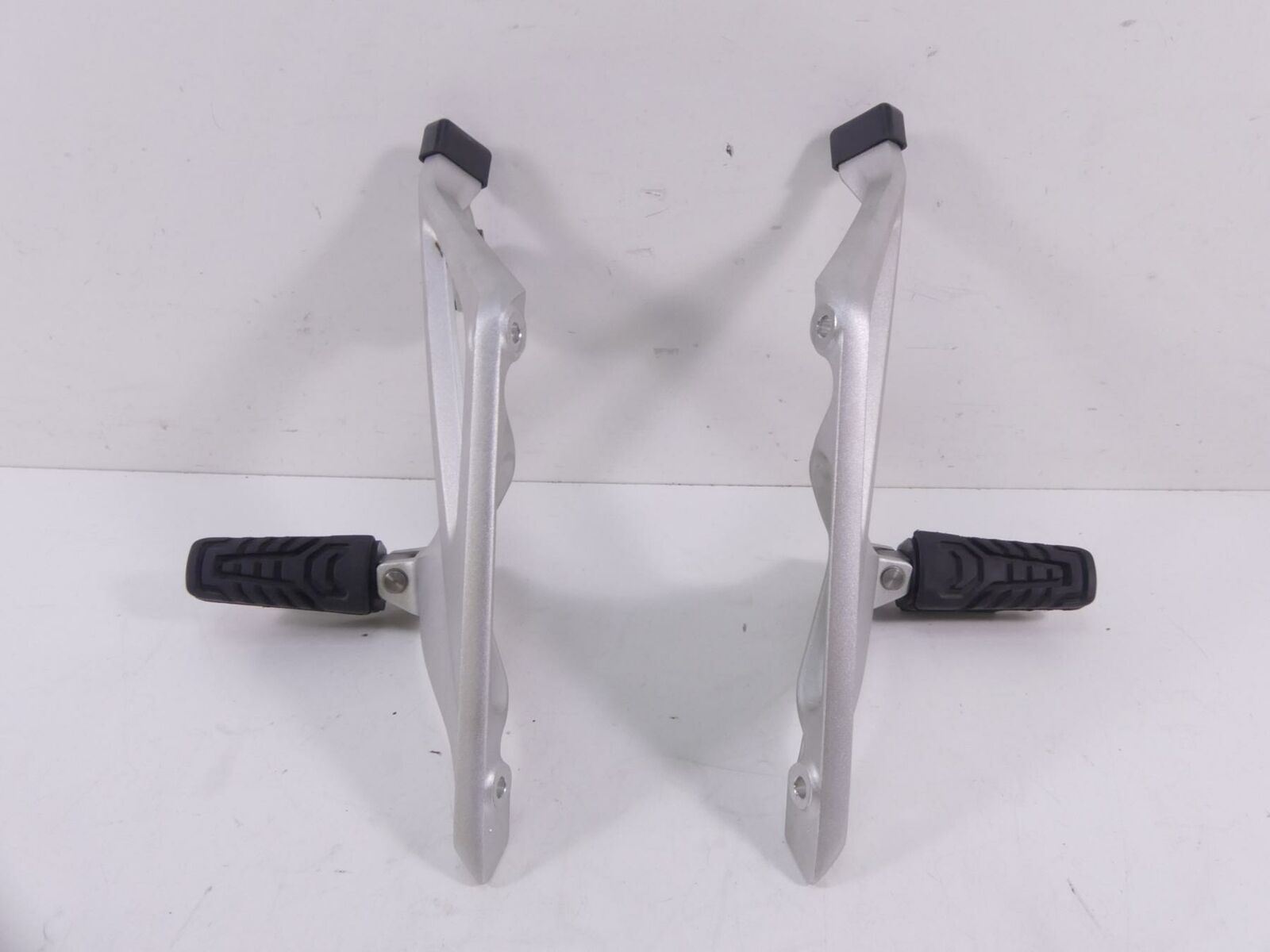 2017 BMW R1200RT RTW K52 Passenger Footpeg Foot Peg Rest Set 46718534790 {{ shop.shopifyCountryName }} - Mototech271