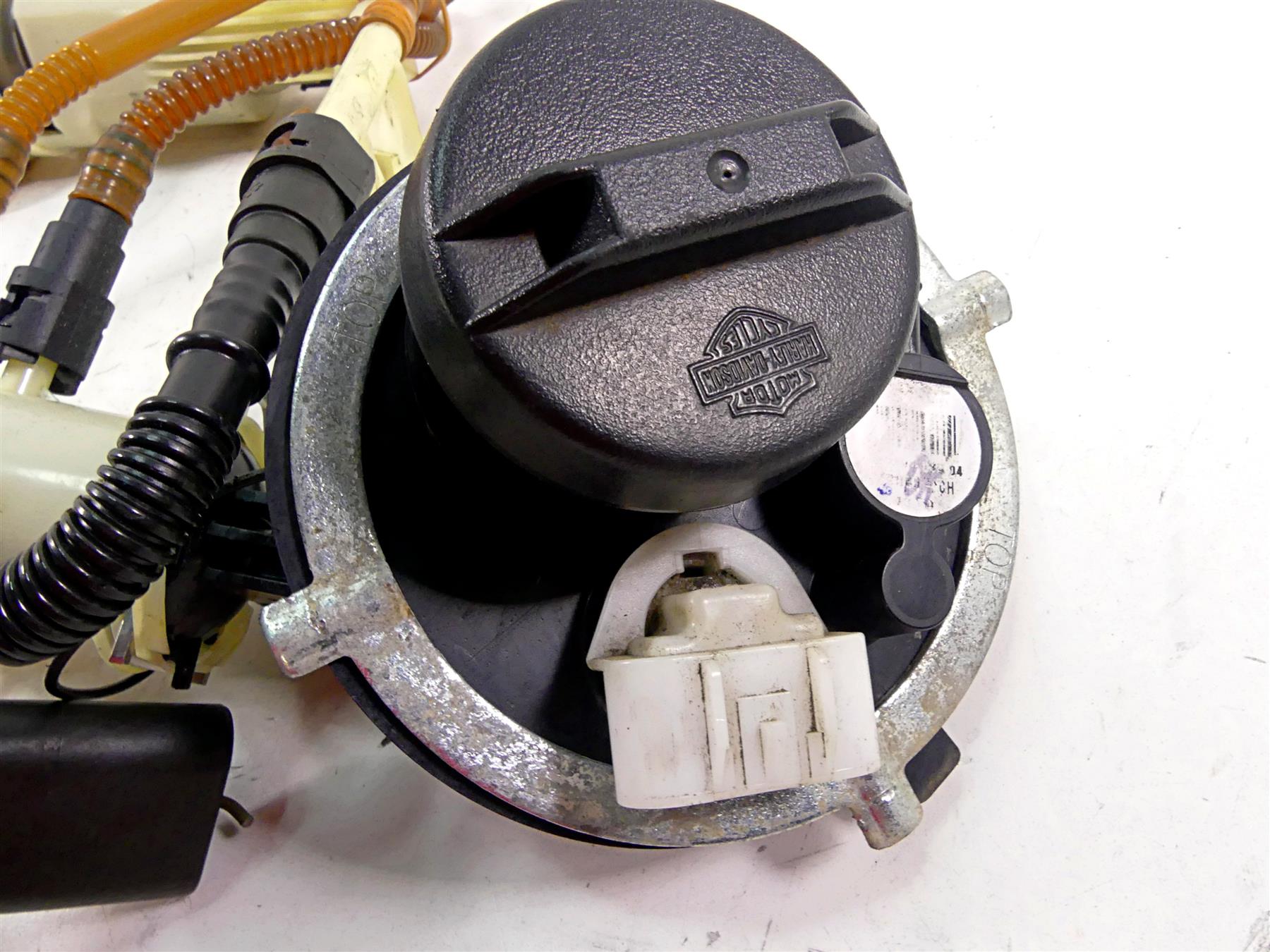 2011 Harley Touring FLTRX Road Glide Fuel Gas Petrol Pump - Read 62908-08 {{ shop.shopifyCountryName }} - Mototech271