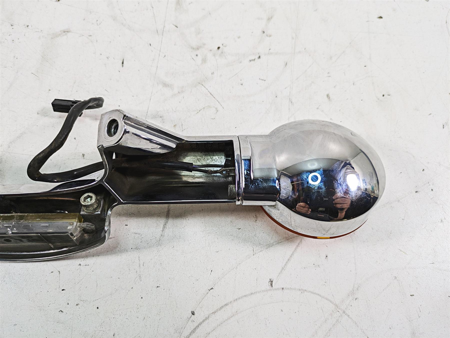2011 Harley Touring FLHR Road King Rear Blinker Turn Signal Bar 68510-74C {{ shop.shopifyCountryName }} - Mototech271