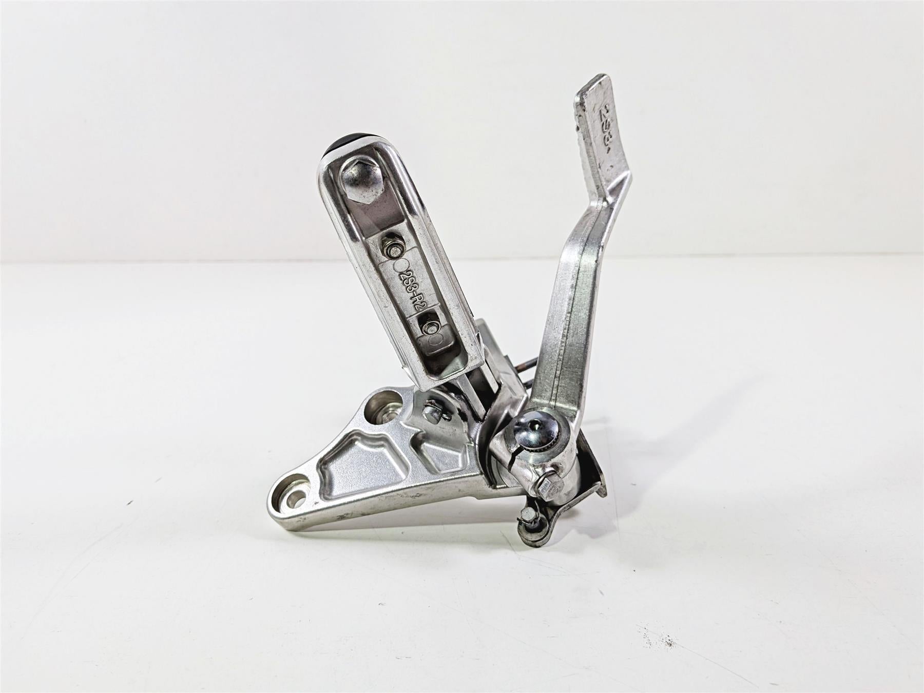 2009 Yamaha VMX17 V-Max 1700 Right Foot Peg Brake Pedal Set 2S3-27443-00-00-Mototech271