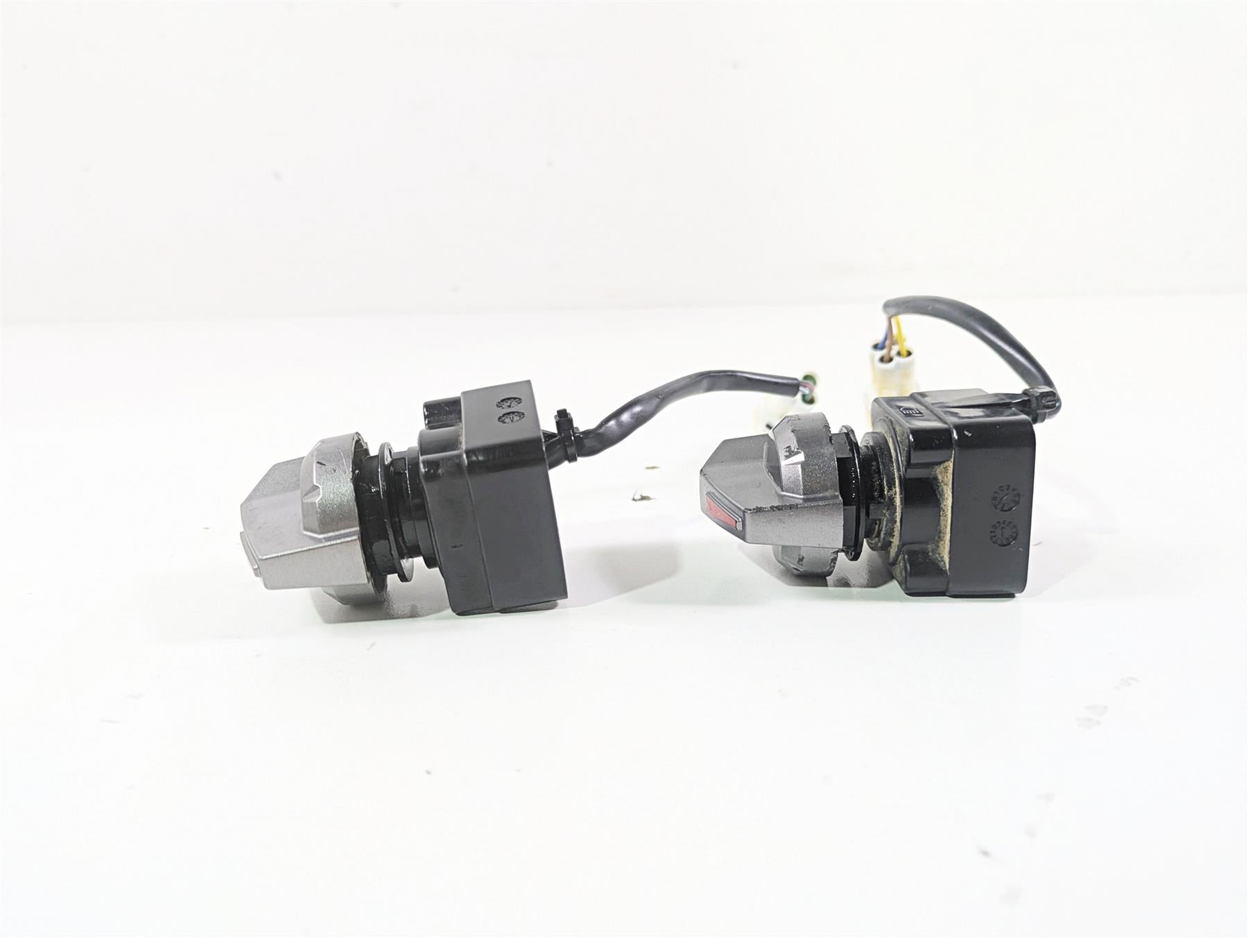 2020 Yamaha YXZ1000 R SS XTR 2 Wheel Drive & Light Switch Set 1XD-H2510-11-00 {{ shop.shopifyCountryName }} - Mototech271