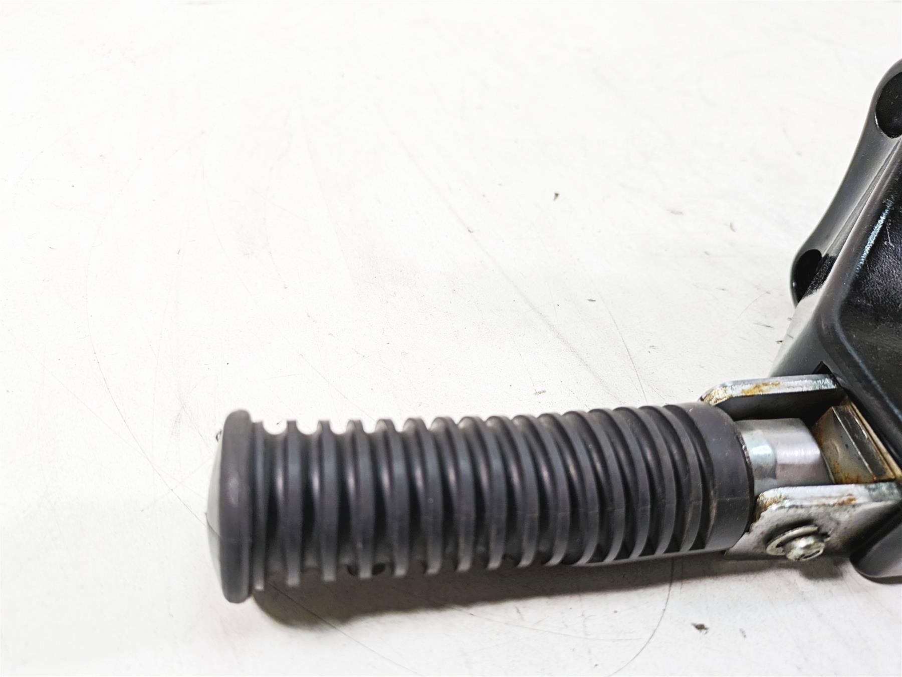 1997 Kawasaki VN1500 Vulcan Rear Passenger Footpeg Set 35011-1346 35011-1347 {{ shop.shopifyCountryName }} - Mototech271