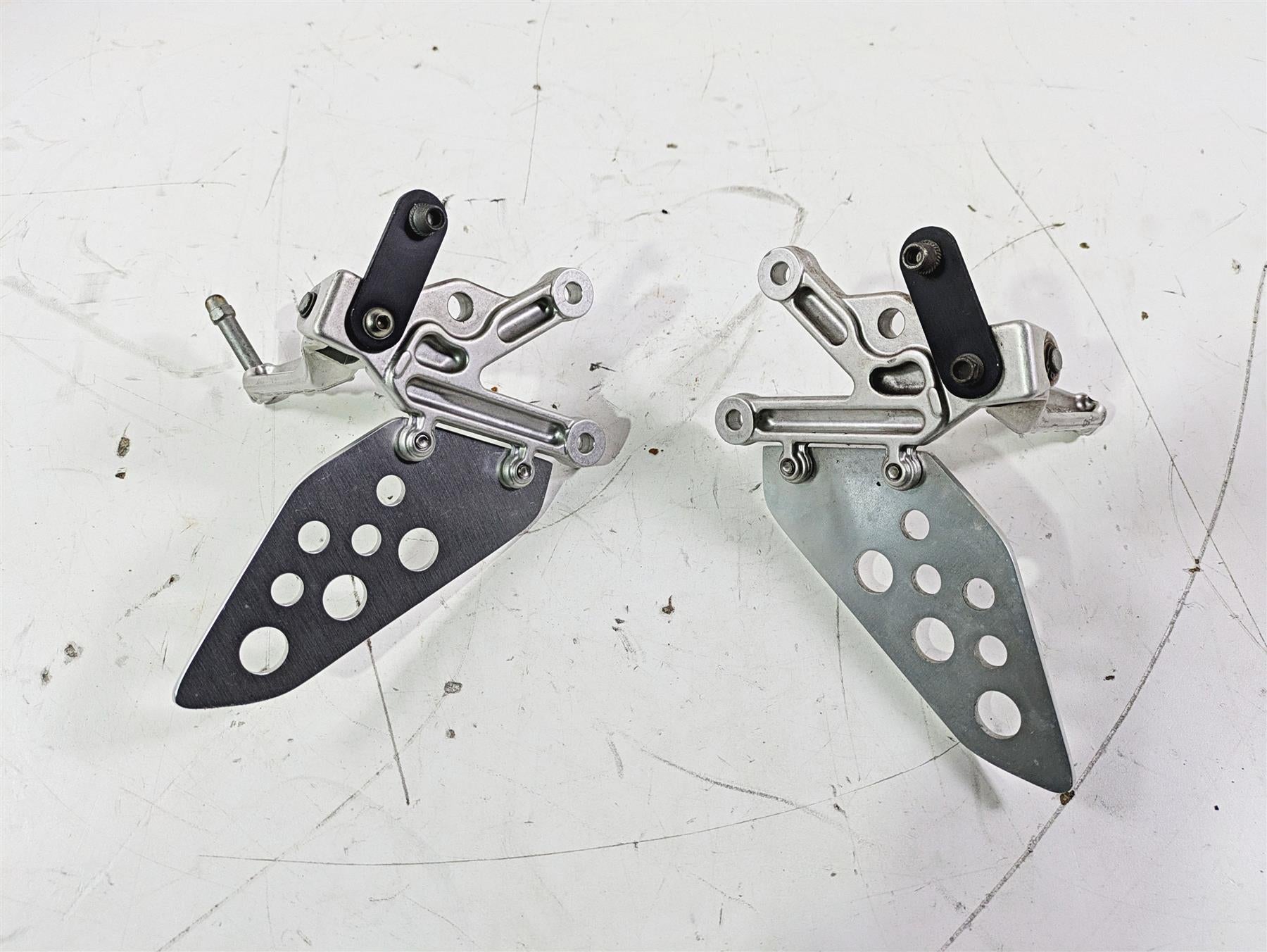 2008 Aprilia RSVR 1000 Factory Front Left Right Foot Peg Set AP8154069 AP8154070 {{ shop.shopifyCountryName }} - Mototech271
