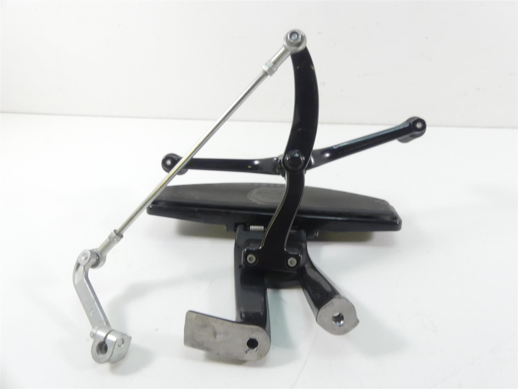 2019 Harley FLHC Softail Heritage Front Left Floor Board Shifter Set 50500630 {{ shop.shopifyCountryName }} - Mototech271
