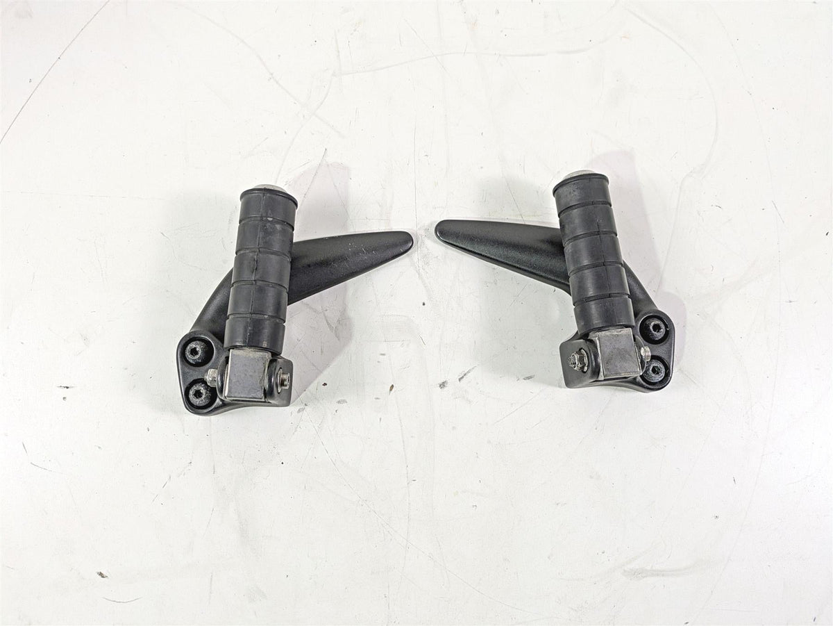 2008 Yamaha XVS1300 V-Star Tourer Rear Passenger Footpeg Set 3D8-27430-00-00 {{ shop.shopifyCountryName }} - Mototech271