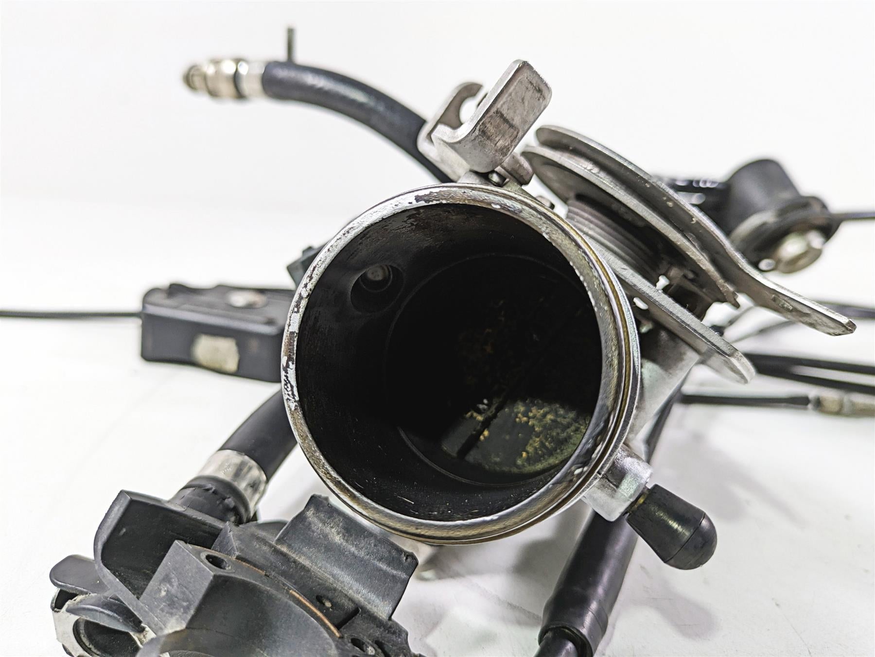 2004 BMW R1150GS R21 Throttle Body Set & Junction Box 13541342495 13541342496 {{ shop.shopifyCountryName }} - Mototech271