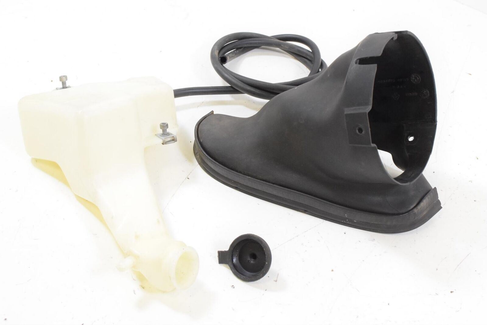 09 BMW K1200LT K1200 LT 89V3 Left Radiator Fan Hoses Reservoir 17111464875 {{ shop.shopifyCountryName }} - Mototech271