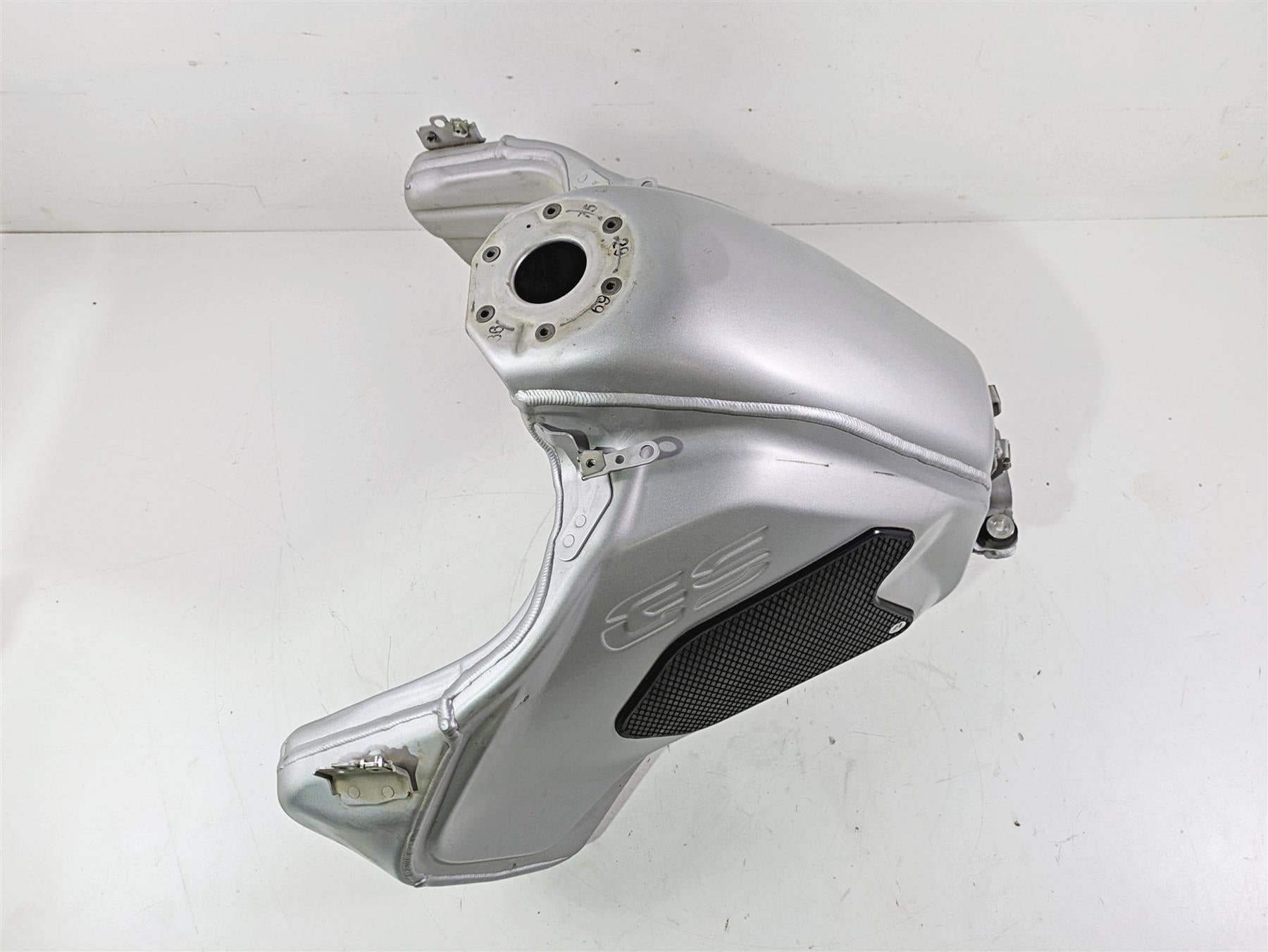 2015 BMW R1200 GS Adv K51 Fuel Gas Tank Aluminum Metallic Matt 16118537710 {{ shop.shopifyCountryName }} - Mototech271