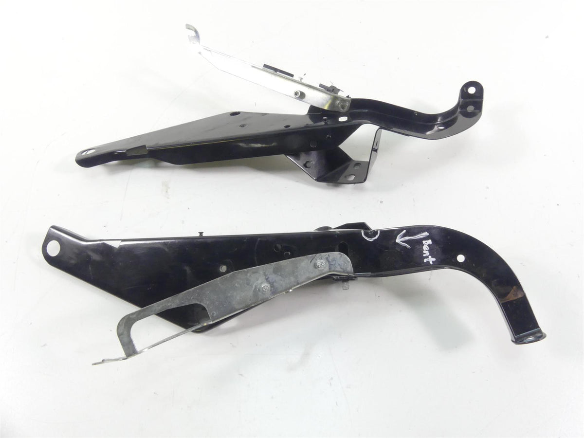 2009 Harley FLHTCU SE4 CVO E-Glide Front Fairing Mount Set - Read 58478-96B {{ shop.shopifyCountryName }} - Mototech271