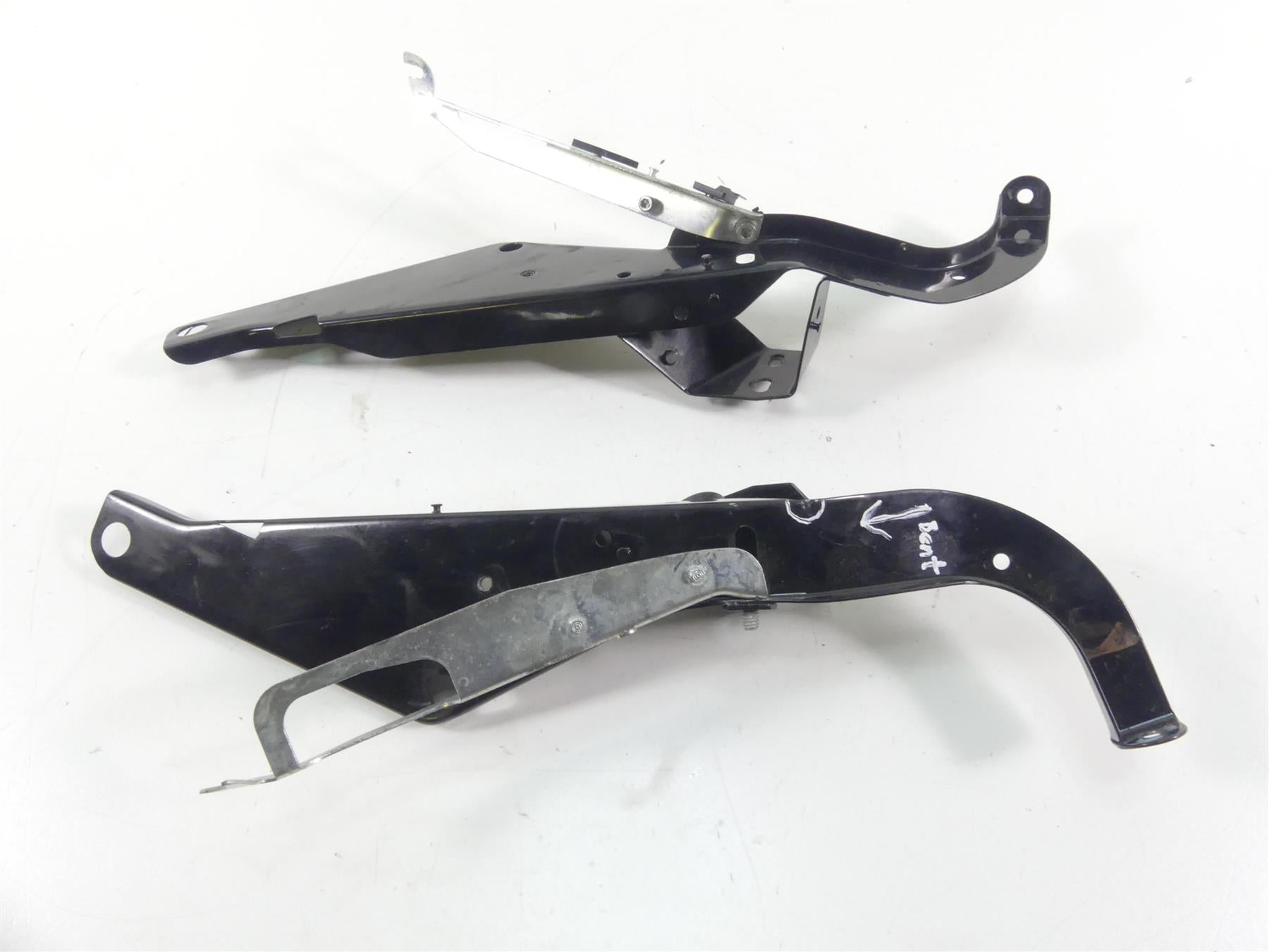 2009 Harley FLHTCU SE4 CVO E-Glide Front Fairing Mount Set - Read 58478-96B {{ shop.shopifyCountryName }} - Mototech271