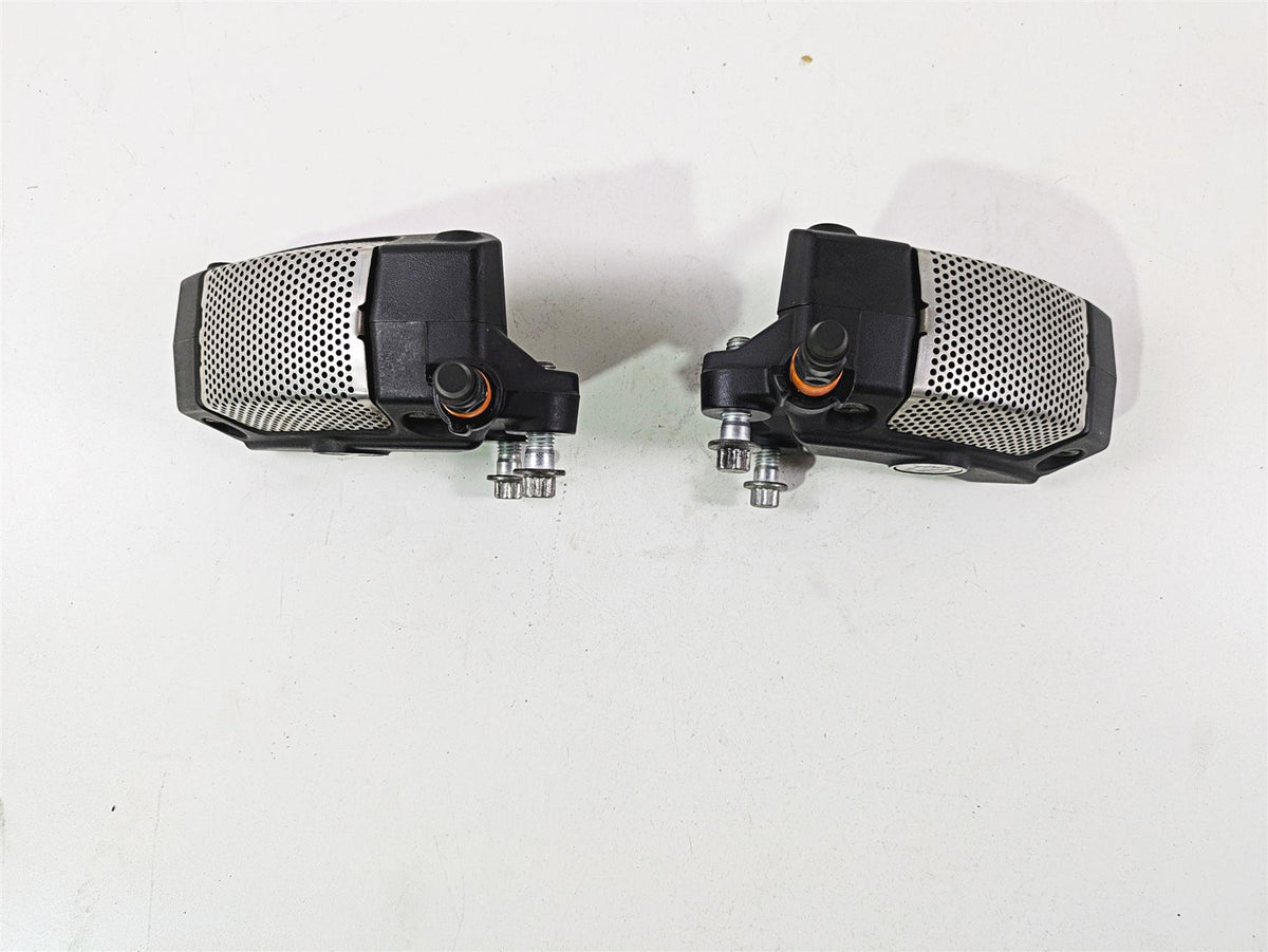 2021 Harley Touring FLTRX Road Glide Front Brake Caliper Set 43027-08 44023-08 {{ shop.shopifyCountryName }} - Mototech271