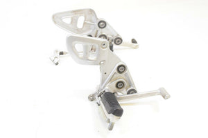2005 Suzuki GSX1300 R Hayabusa Front Rider Driver Foot Peg Footpeg Set 43510-24F | Mototech271