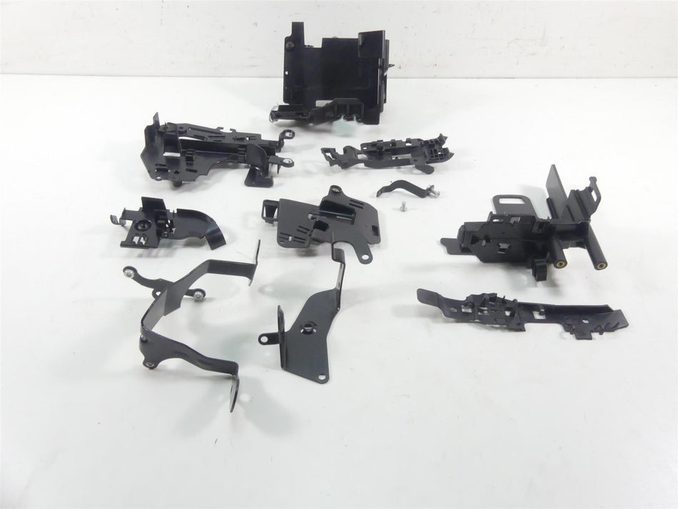 2022 Harley Softail FXBBS Street Bob Electrical Carrier Plastics Set 69201632 {{ shop.shopifyCountryName }} - Mototech271