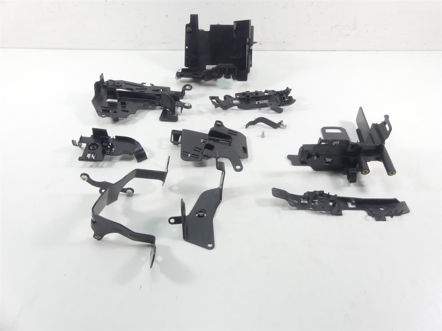 2022 Harley Softail FXBBS Street Bob Electrical Carrier Plastics Set 69201632 | Mototech271