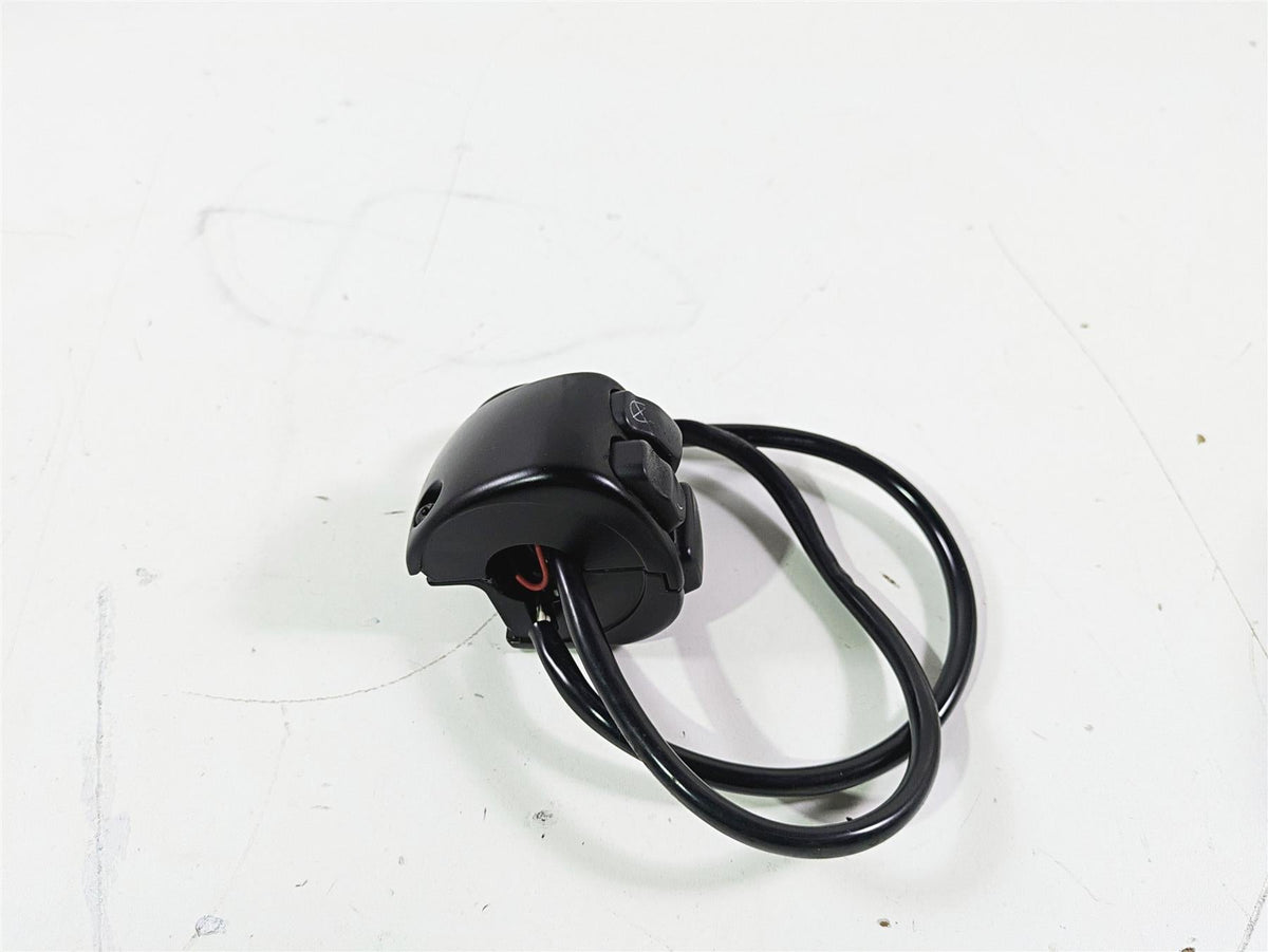 2017 Harley FLS Softail Slim Right Hand Start Stop Control Switch 71500297 {{ shop.shopifyCountryName }} - Mototech271