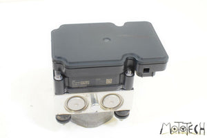 2016 Yamaha R1 YZFR1 S Abs Module Brake Pressure Pump 2CR-85930-09-00 | Mototech271