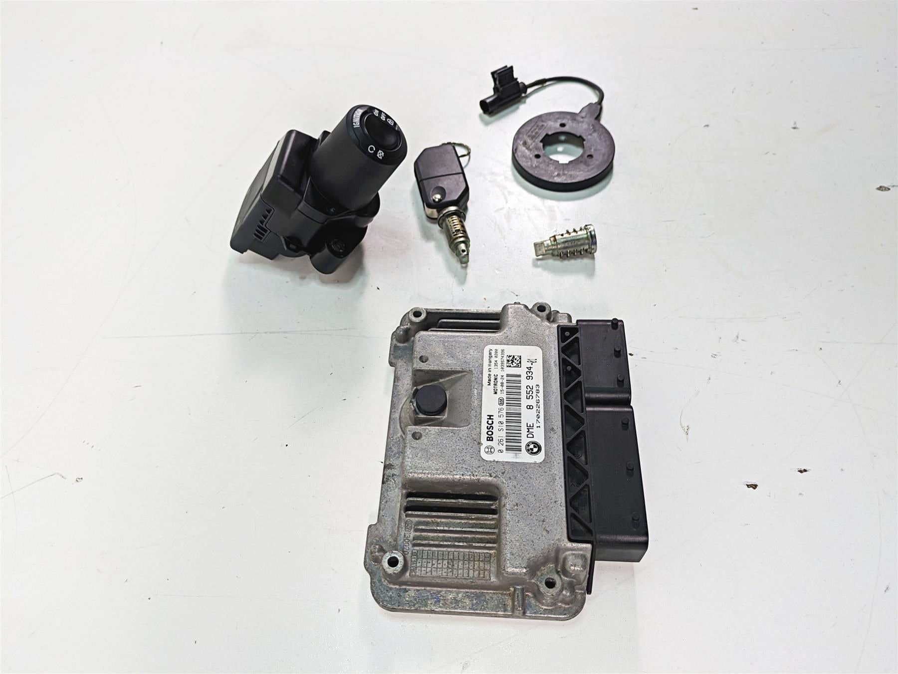 2016 BMW R1200R K53 Cdi Handsfree Keyless Ignition Switch Lock Set 8552934 {{ shop.shopifyCountryName }} - Mototech271