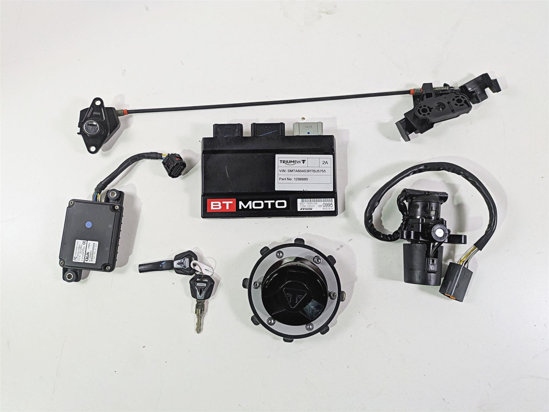 2024 Triumph Street Triple 765 R BT Moto Cdi & Ignition Switch Key Set T1298885