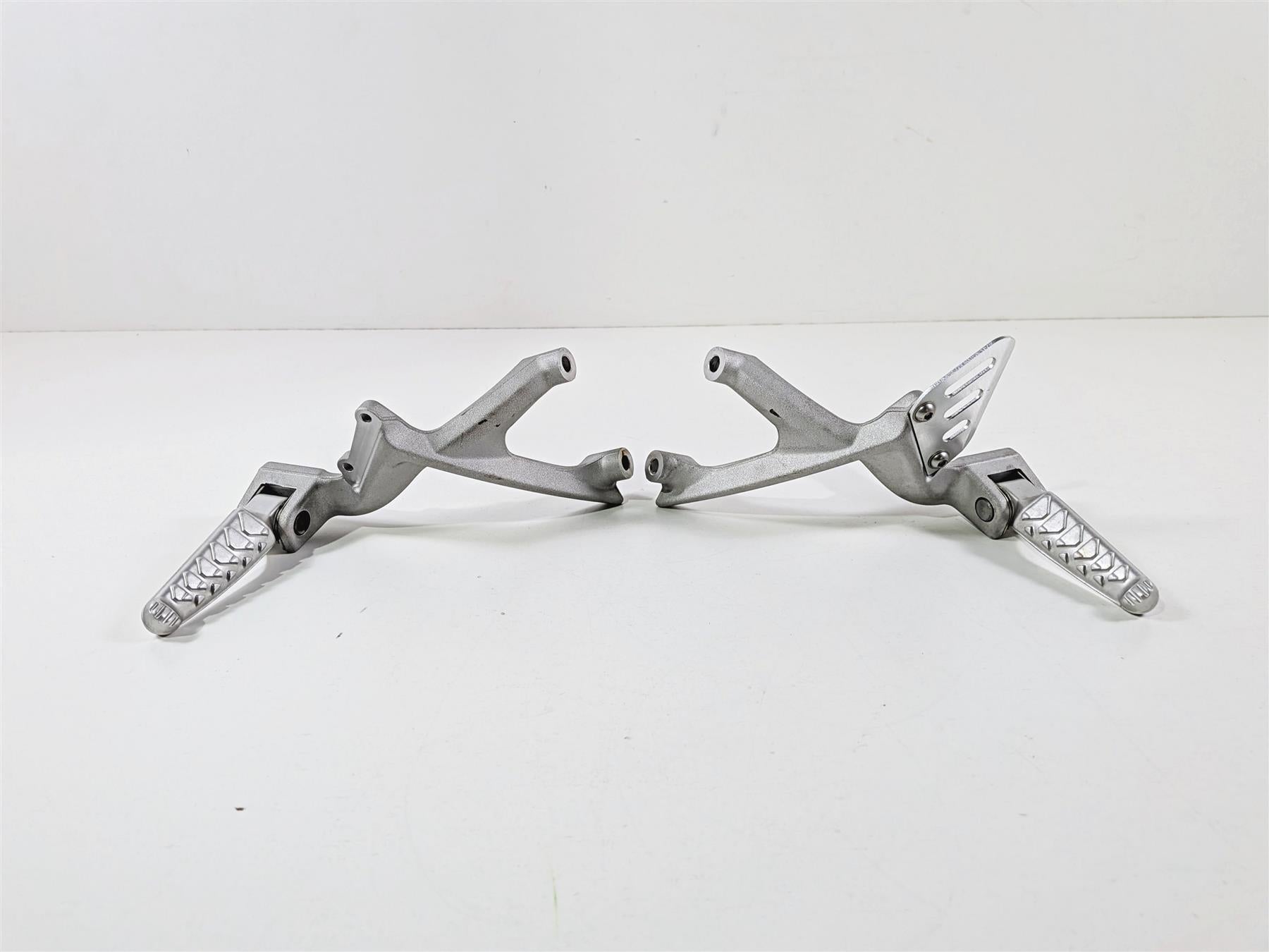 2014 Aprilia RSV4 RR Factory Rear Passenger Foot Peg Rest Set 893996 893997 {{ shop.shopifyCountryName }} - Mototech271