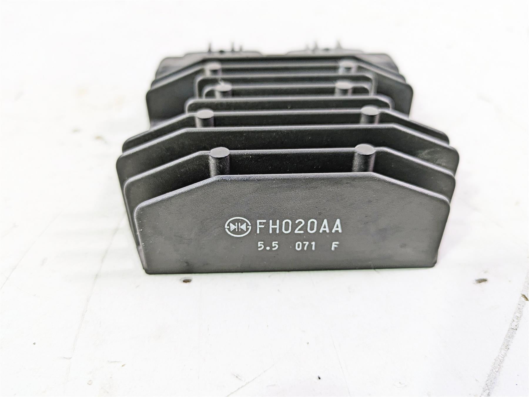 2015 Ducati Panigale 1299 S Rectifier Voltage Regulator 54040301B FH020AA {{ shop.shopifyCountryName }} - Mototech271