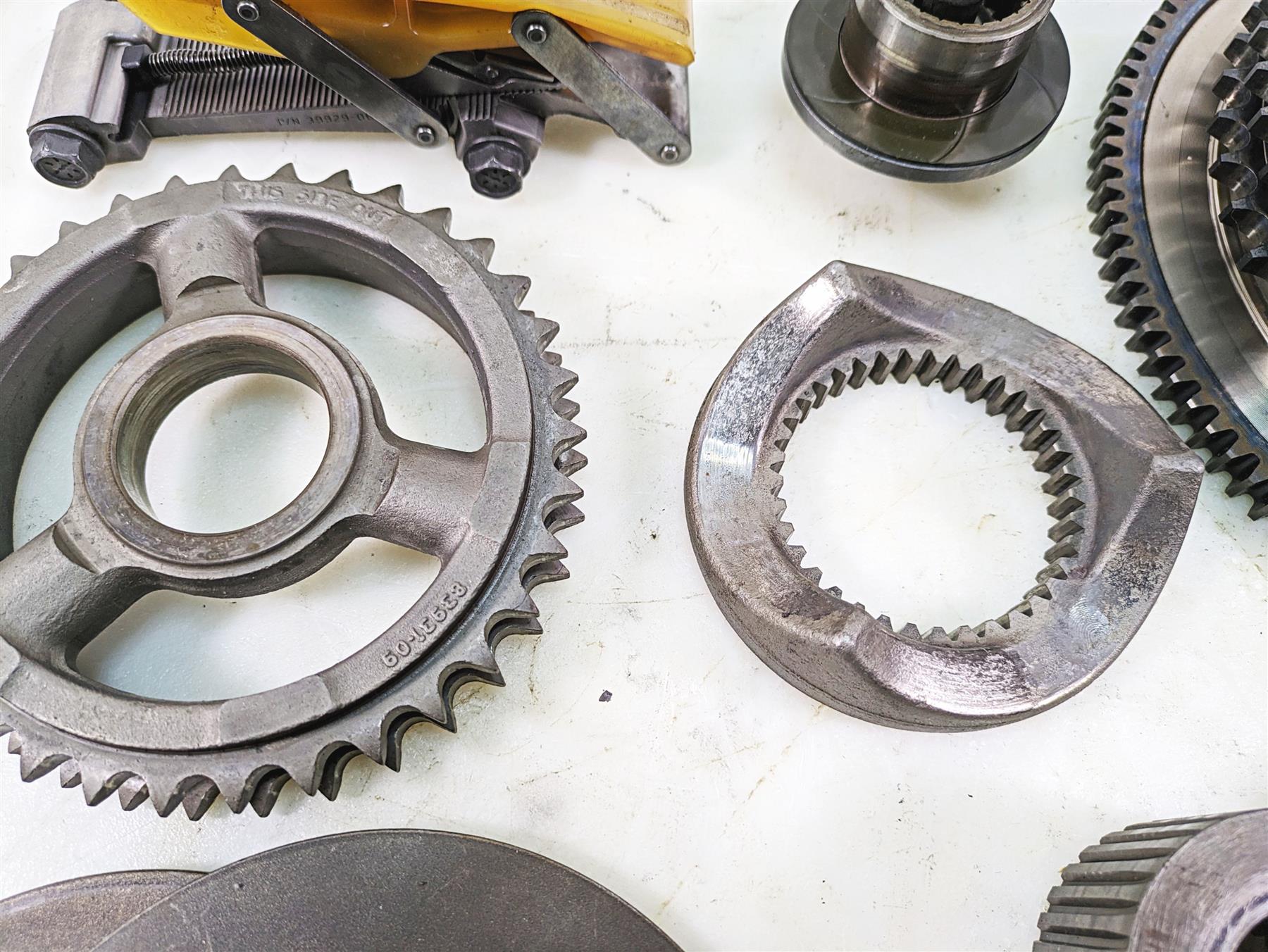 2012 Harley FLD Dyna Switchback Primary Drive Clutch Kit 37816-11 {{ shop.shopifyCountryName }} - Mototech271