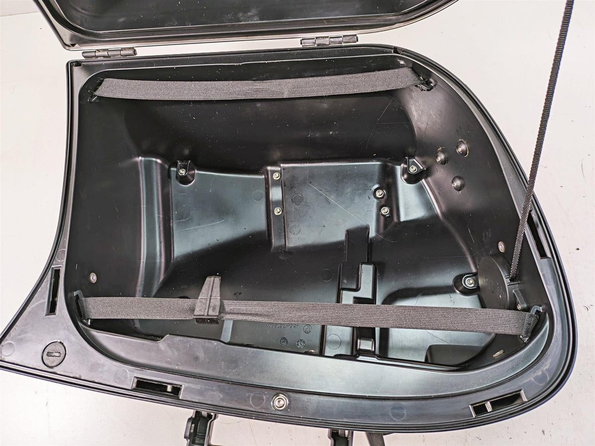 2007 BMW R1200RT K26 Left Saddlebag Saddle Bag 46547714437 {{ shop.shopifyCountryName }} - Mototech271