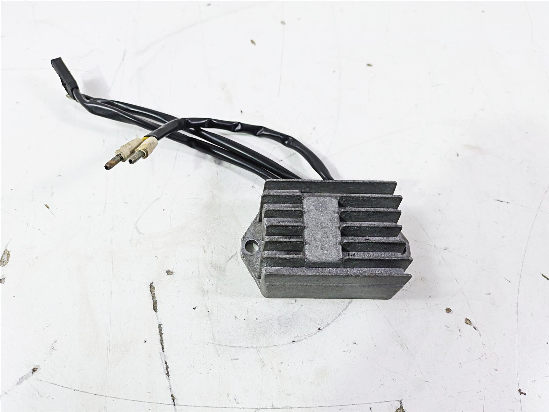 1998 Moto Guzzi California 1100 EV Rectifier Voltage Regulator GU37703805 {{ shop.shopifyCountryName }} - Mototech271