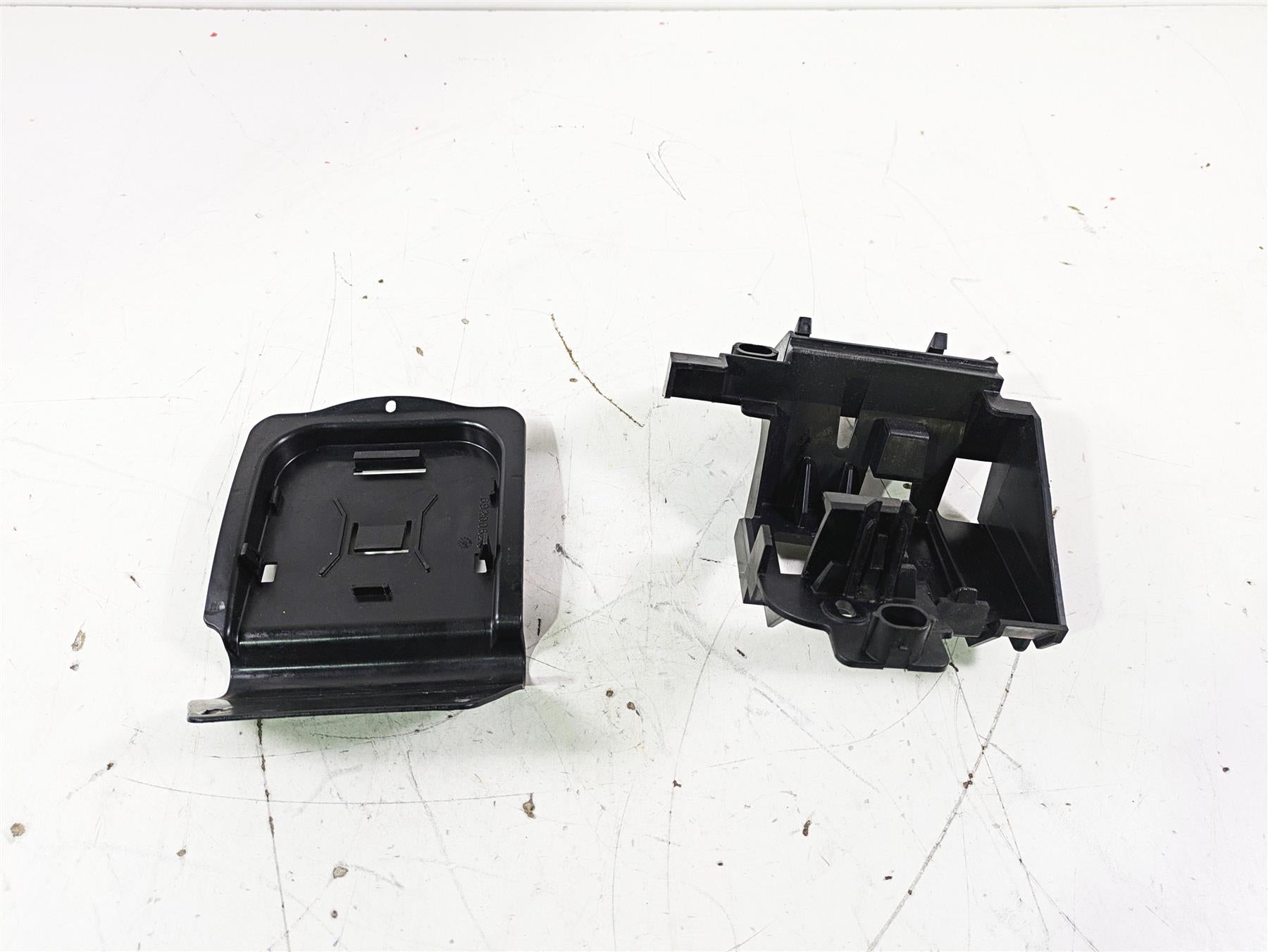 2016 Harley FLSTC Softail Heritage Electric Holder Plastic Set 70354-11 | Mototech271