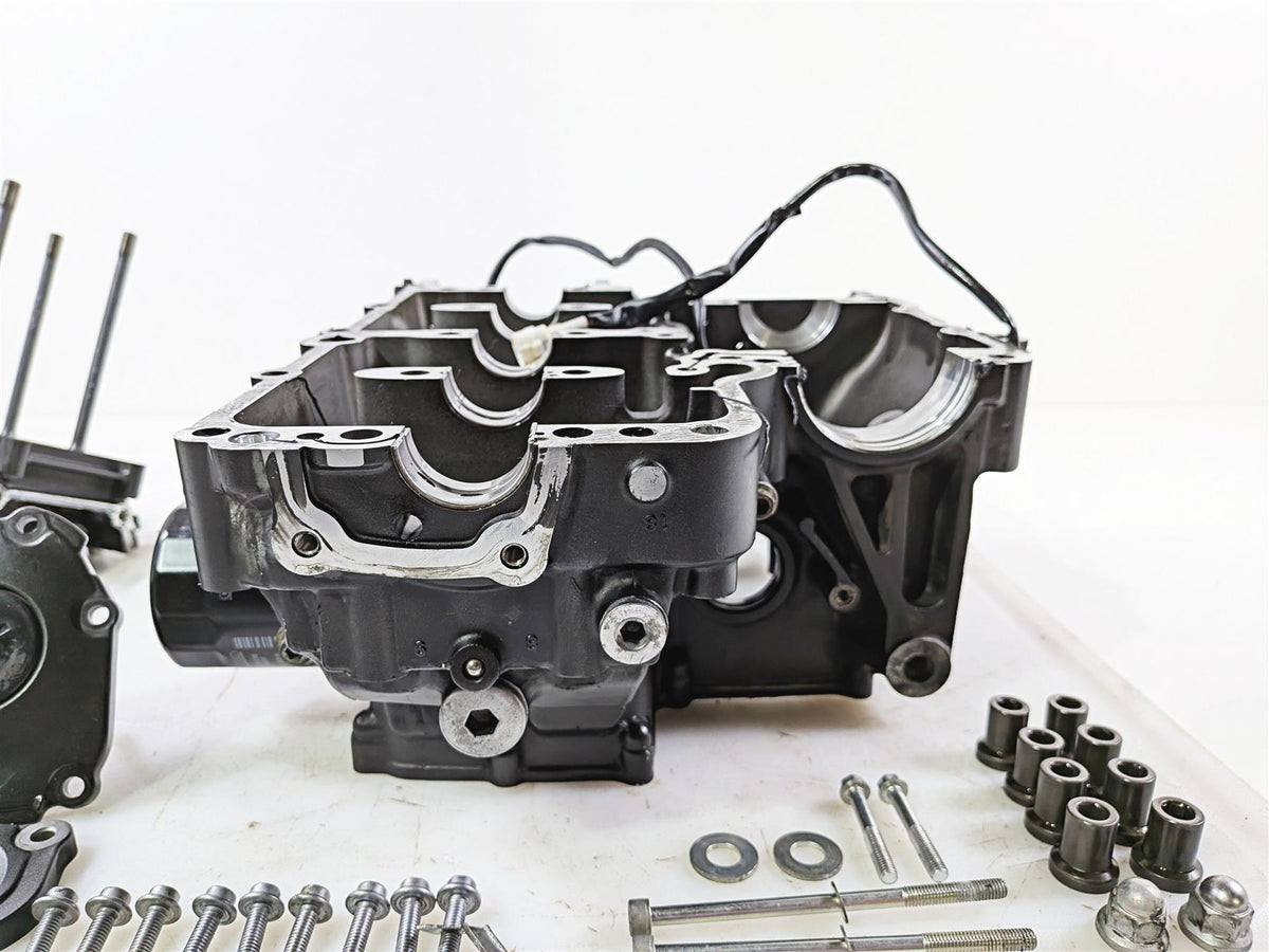 2008 Yamaha YZF R1 RN19 Engine Crank Case Set N516E 4C8-15100-00-00 4C8-15100-19 {{ shop.shopifyCountryName }} - Mototech271