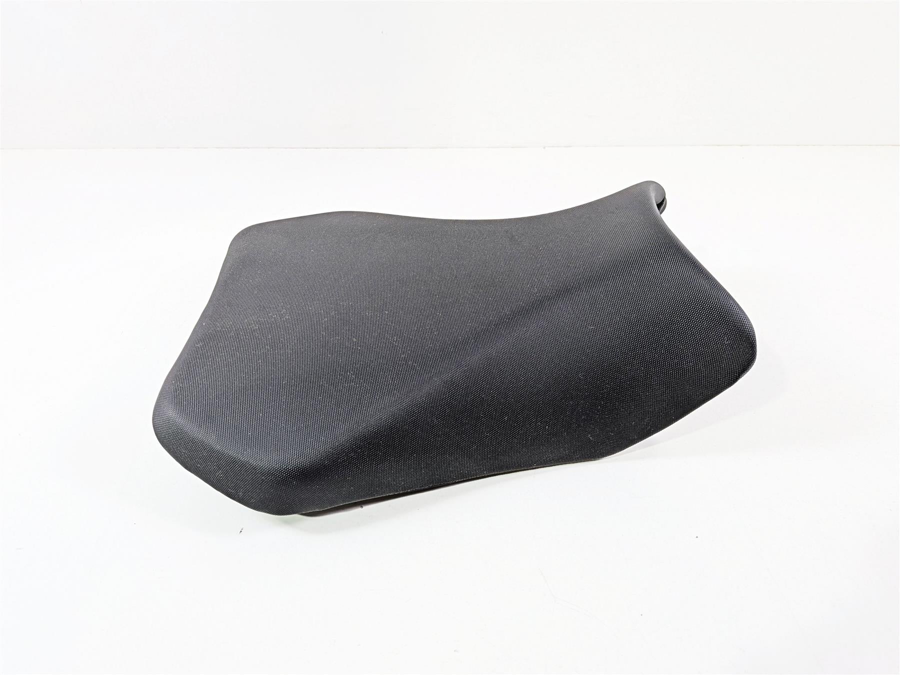 2024 Suzuki GSXR 600 Nice Front Rider Seat Saddle 45100-14J11-DW2 {{ shop.shopifyCountryName }} - Mototech271