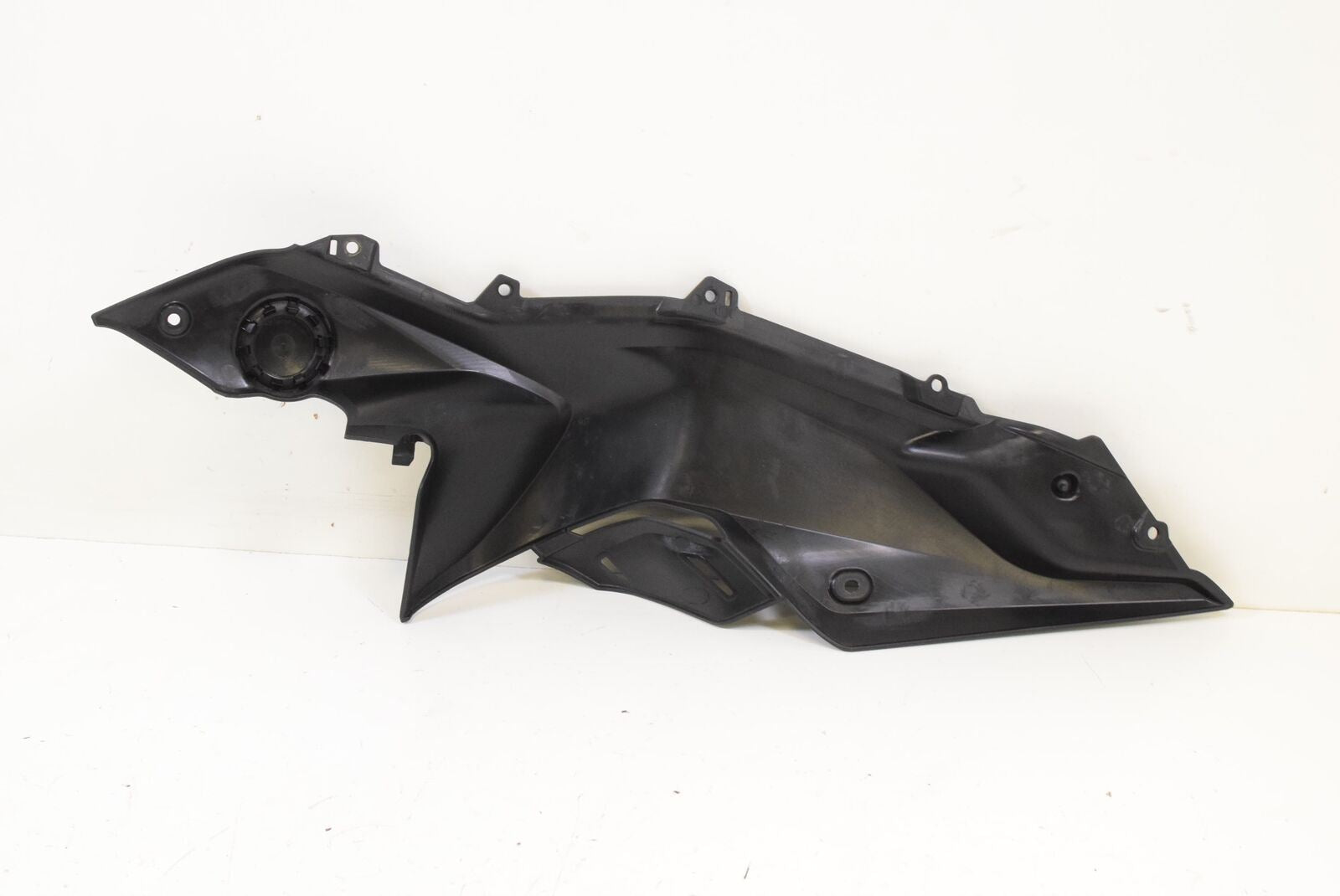 2016 BMW R1200RS R1200 RS K054 Right Between Leg Fairing Cover Panel 46638545320 {{ shop.shopifyCountryName }} - Mototech271