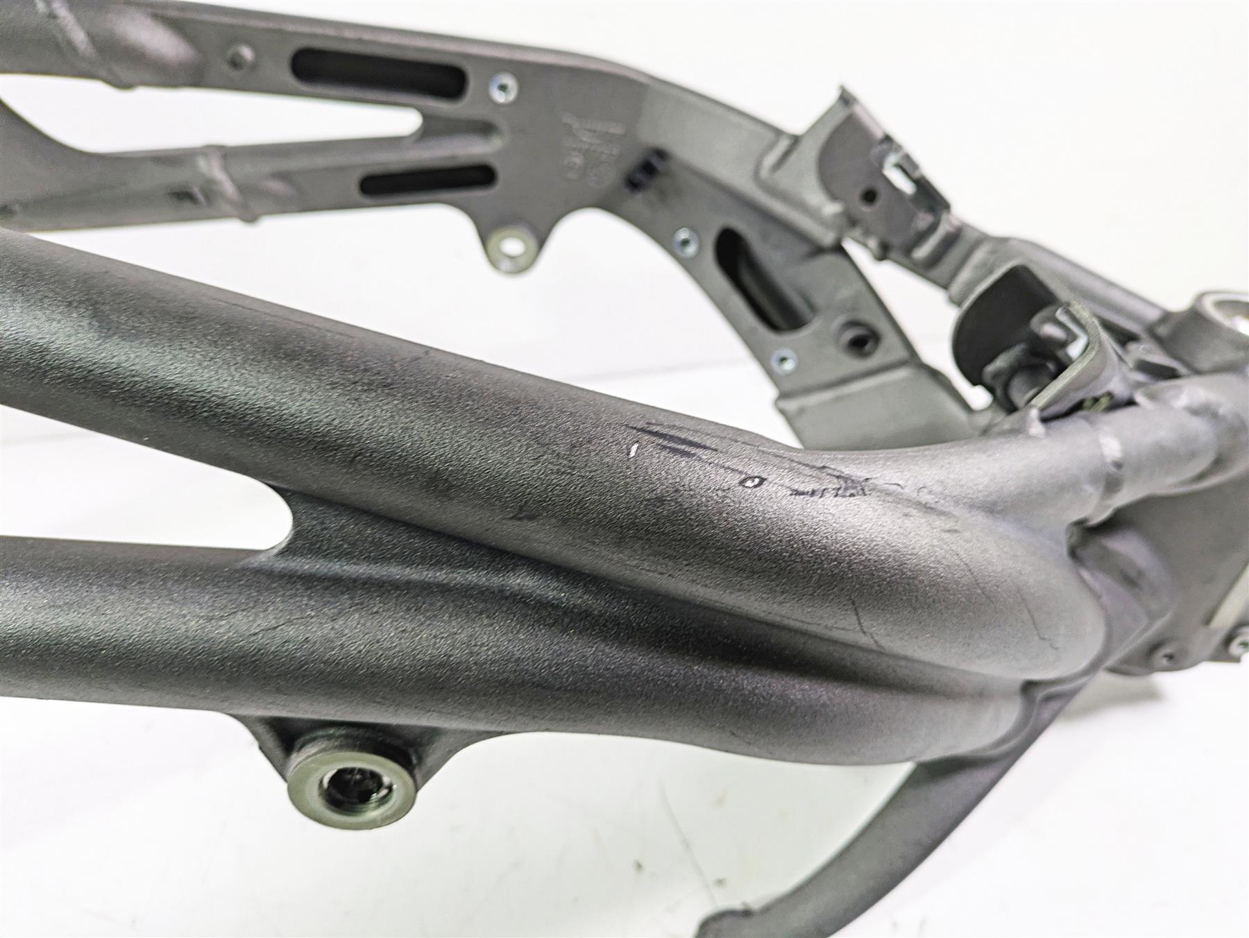 2019 Triumph Speed Triple RS 1050 Straight Main Frame Chassis FOR EXPORT With Nonrepairable Texas Title T2072079 {{ shop.shopifyCountryName }} - Mototech271