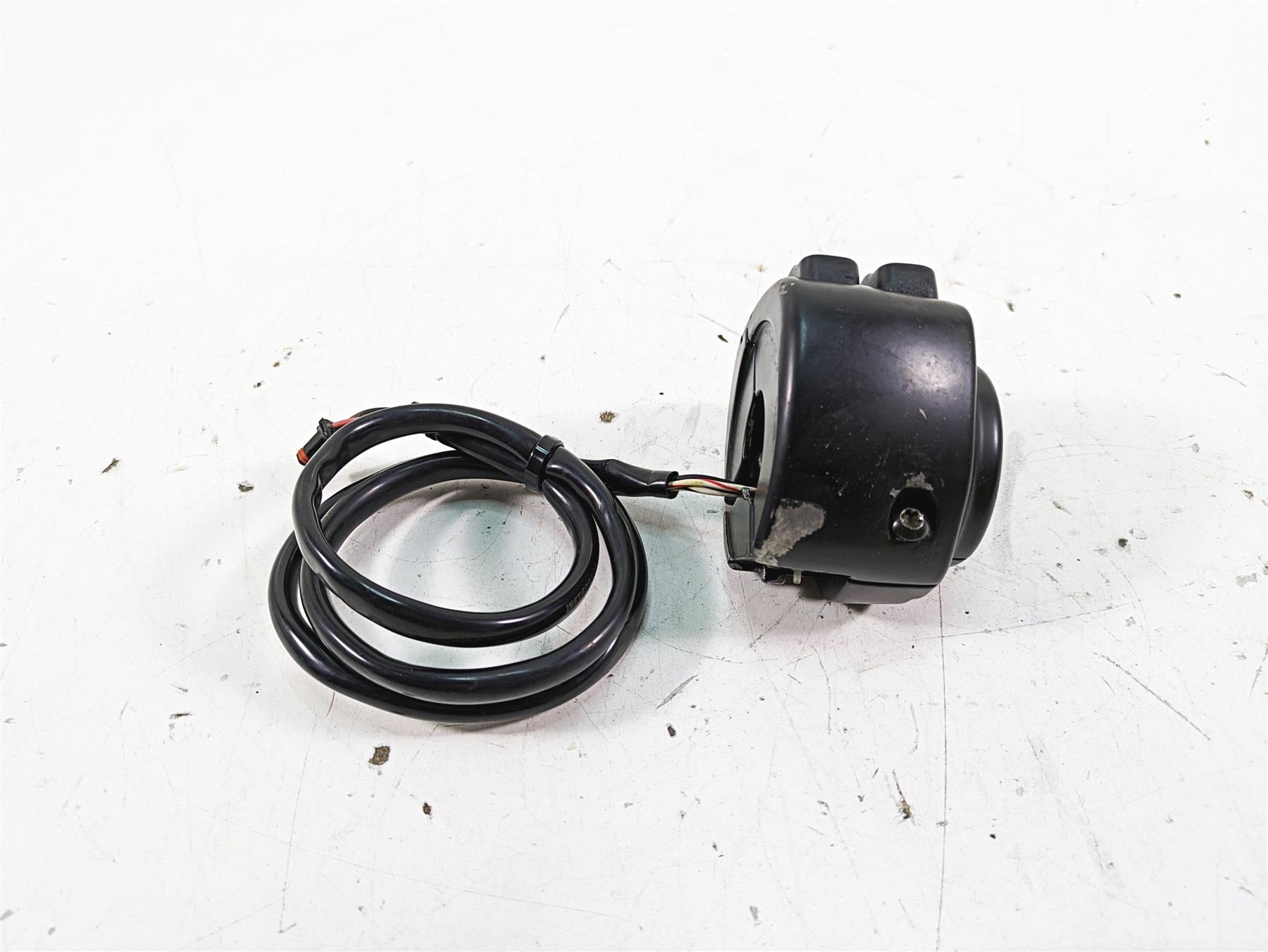 2019 Harley XL883N Sportster Iron Left Hand Control Switch 71500117A {{ shop.shopifyCountryName }} - Mototech271