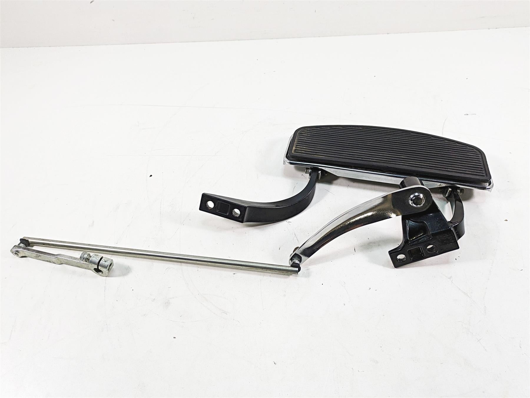 2012 Harley FLD Dyna Switchback Left Floor Board & Shifter Parts 54174-12 {{ shop.shopifyCountryName }} - Mototech271